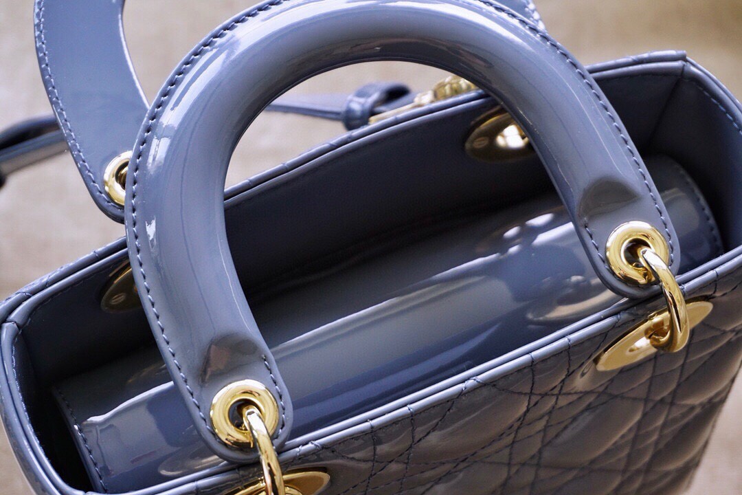 Bagsaaa D10r Small Lady Bag Blue Patent Cannage Calfskin 20cm