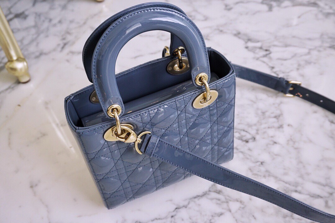 Bagsaaa D10r Small Lady Bag Blue Patent Cannage Calfskin 20cm
