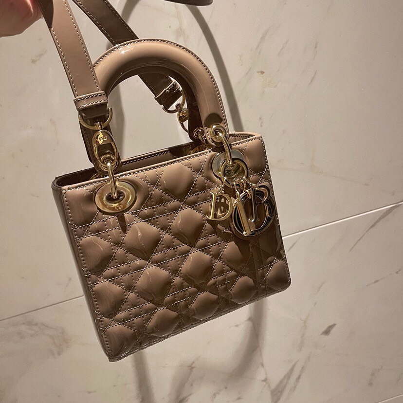 Bagsaaa D10r Small Lady Bag Taupe Patent Cannage Calfskin 20cm
