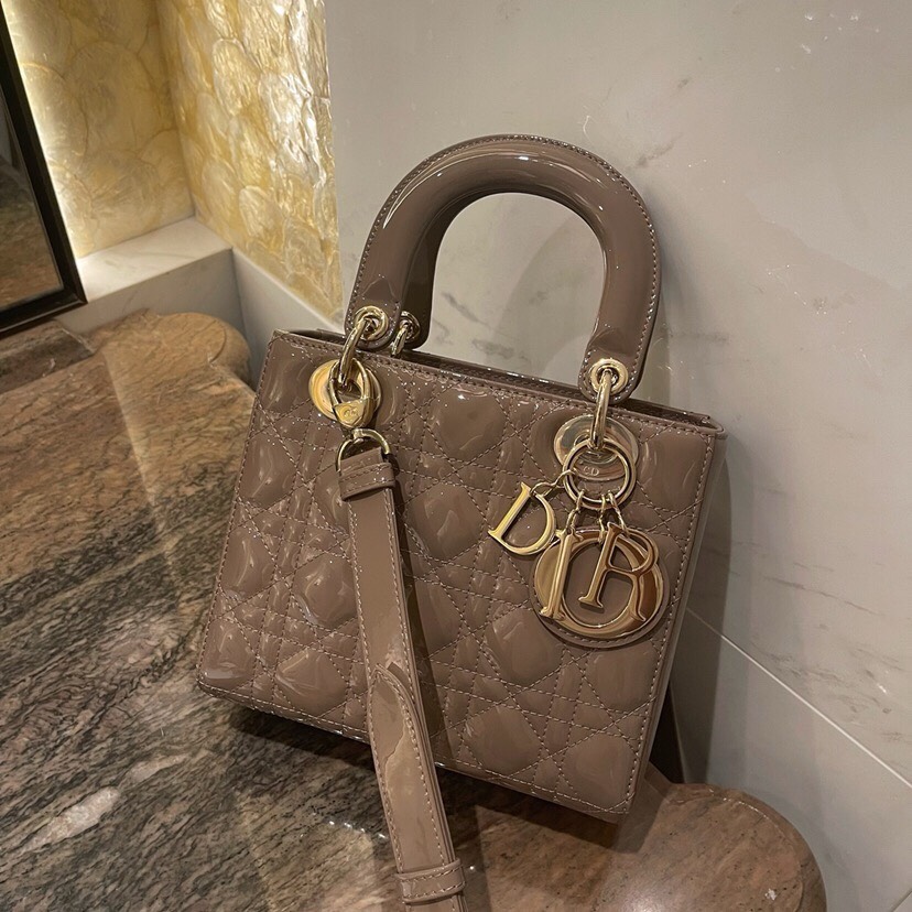 Bagsaaa D10r Small Lady Bag Taupe Patent Cannage Calfskin 20cm