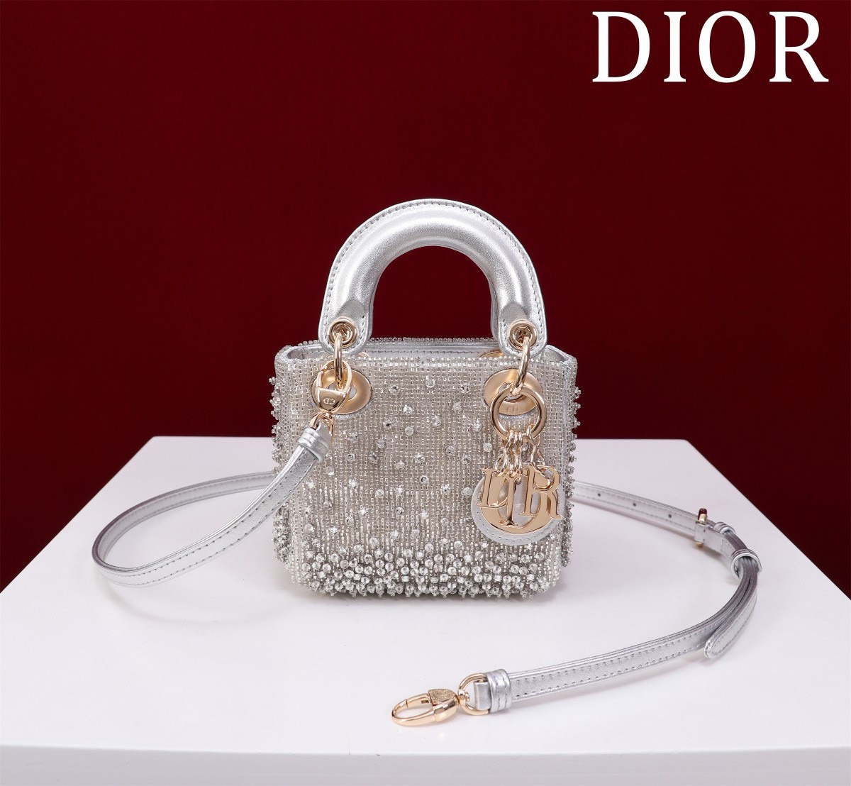 Bagsaaa D10r Lady Micro Silver-Tone Satin with Gradient Bead Embroidery 12 x 10.2 x 5cm