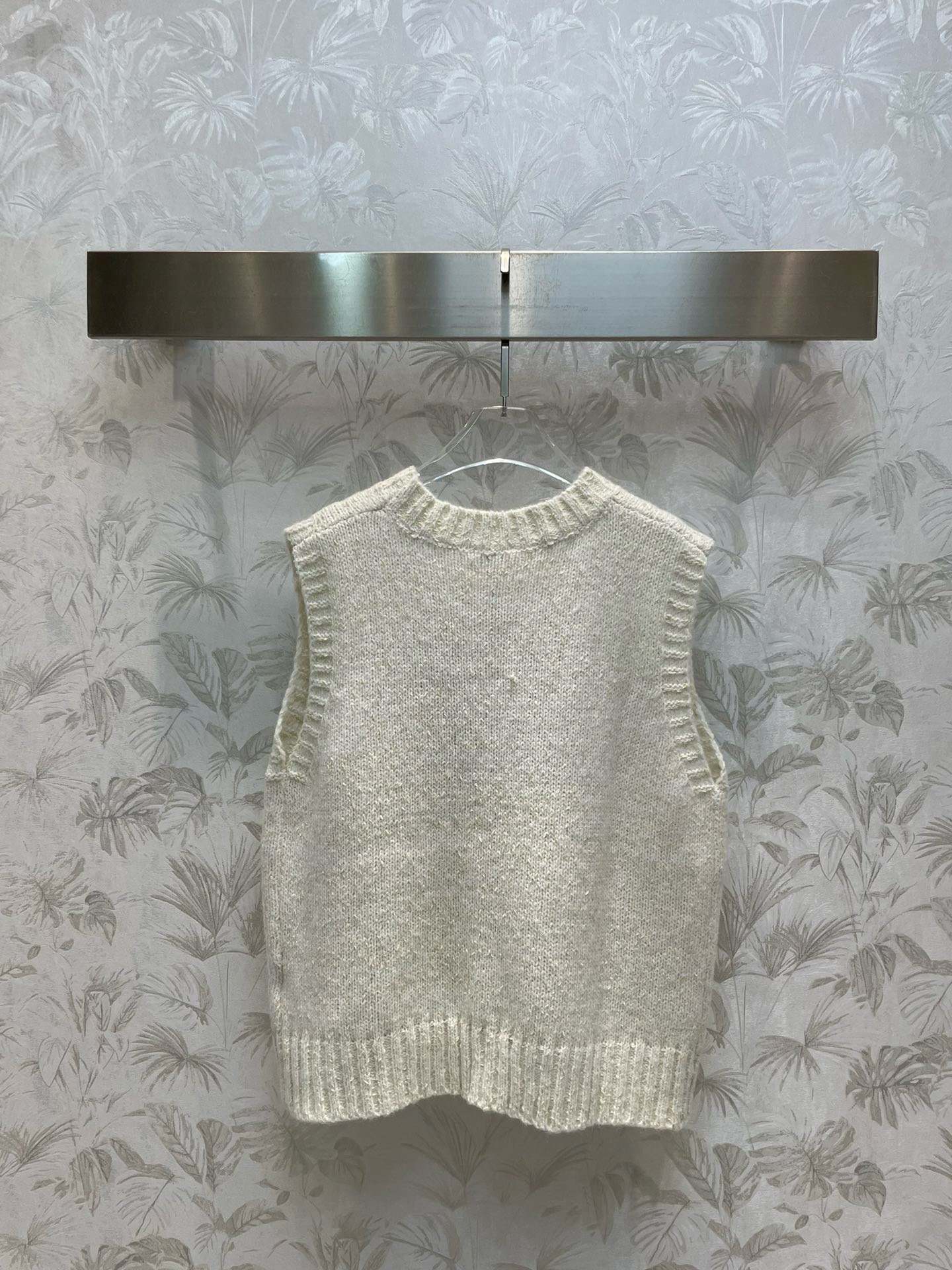 Bagsaaa Ce1i*e Triomphe Logo Sleeveless Sweater