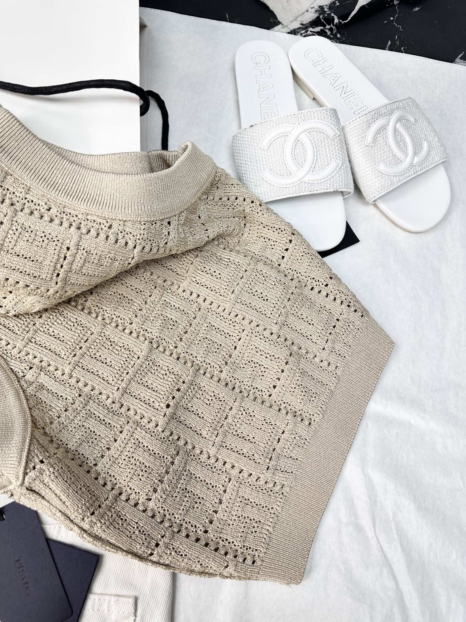 Bagsaaa Balmain Sleeveless Monogram Mesh Knit Top