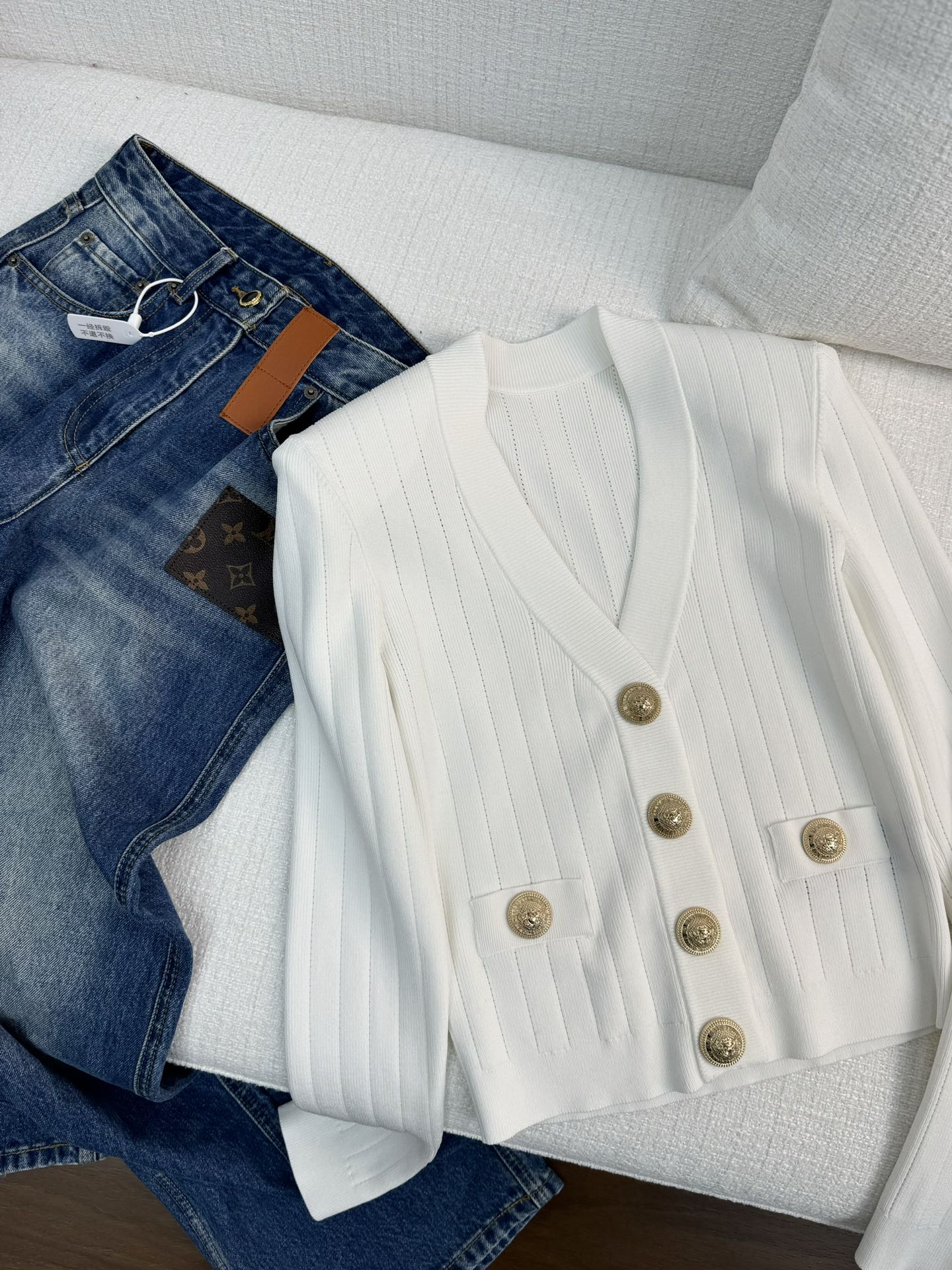 Bagsaaa Balmain Long Sleeves Gold Button Cardigan