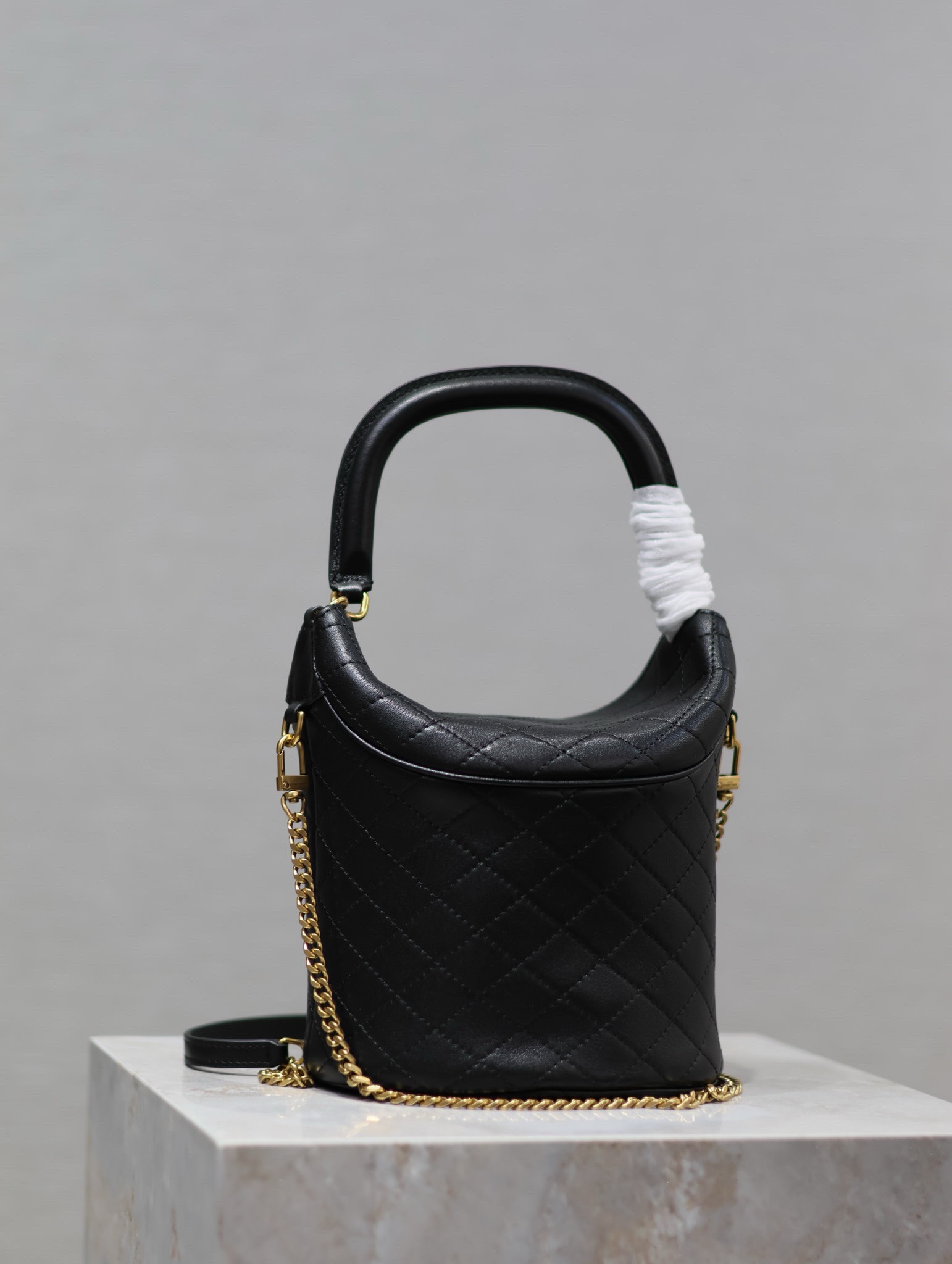Bagsaaa YSSL Gaby Bucket Black Bag - 19x17x15cm