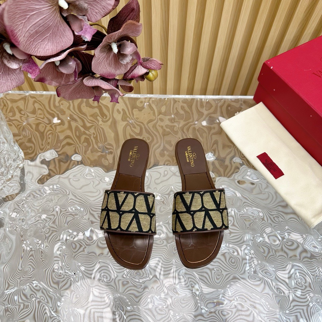 Bagsaaa Va1e*ntin0 Garavani Toile Iconographe Sandals Black/Beige