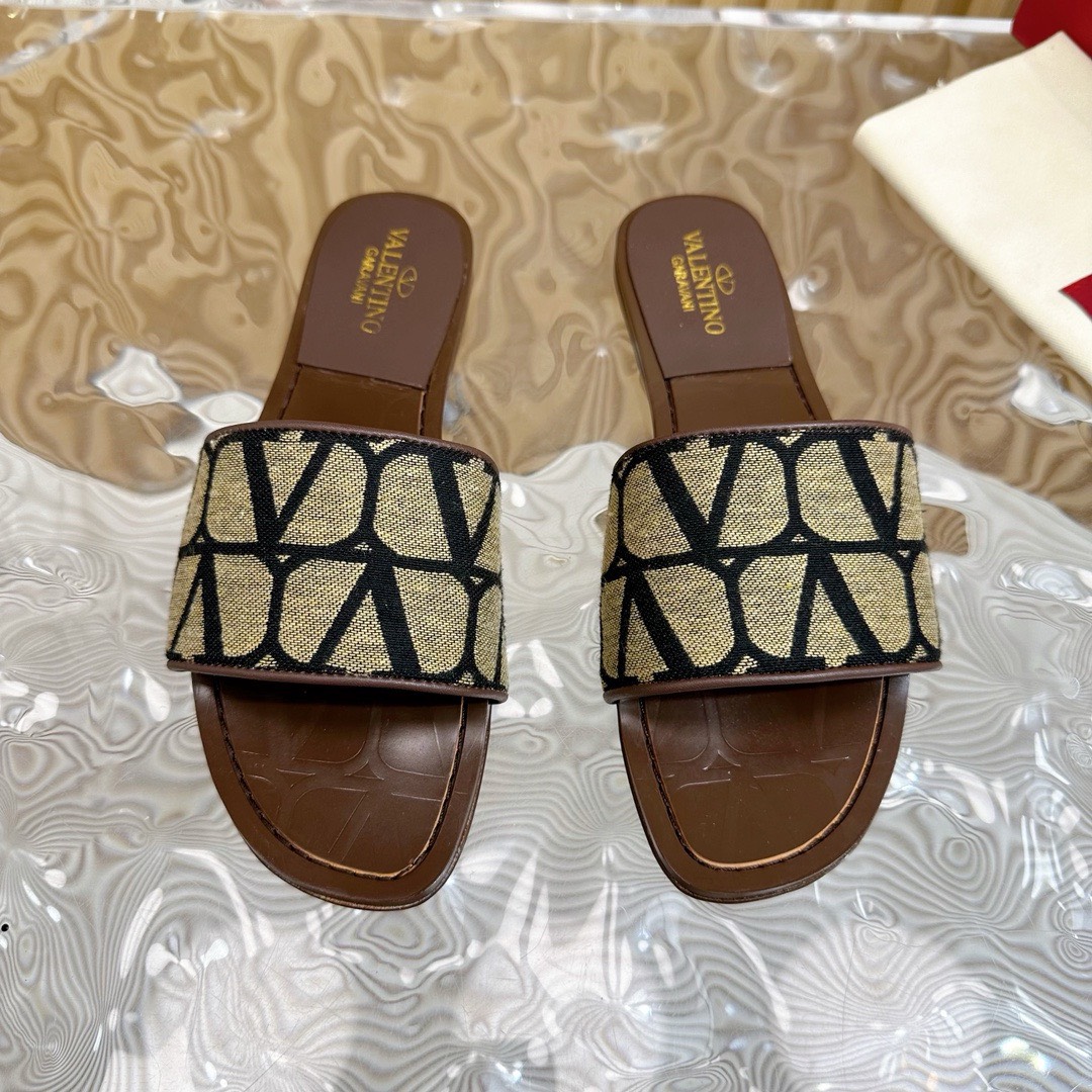 Bagsaaa Va1e*ntin0 Garavani Toile Iconographe Sandals Black/Beige