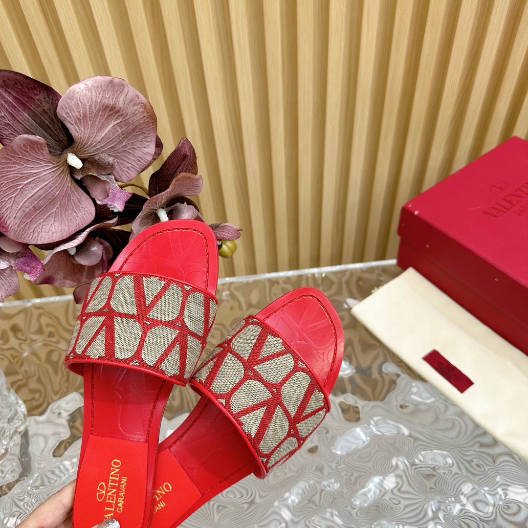 Bagsaaa Va1e*ntin0 Garavani Toile Iconographe Sandals Red/Beige