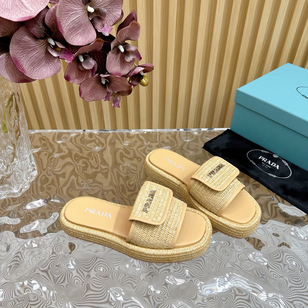 Bagsaaa Pra*a Raffia Platform Sandals In Beige