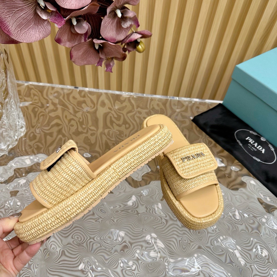 Bagsaaa Pra*a Raffia Platform Sandals In Beige