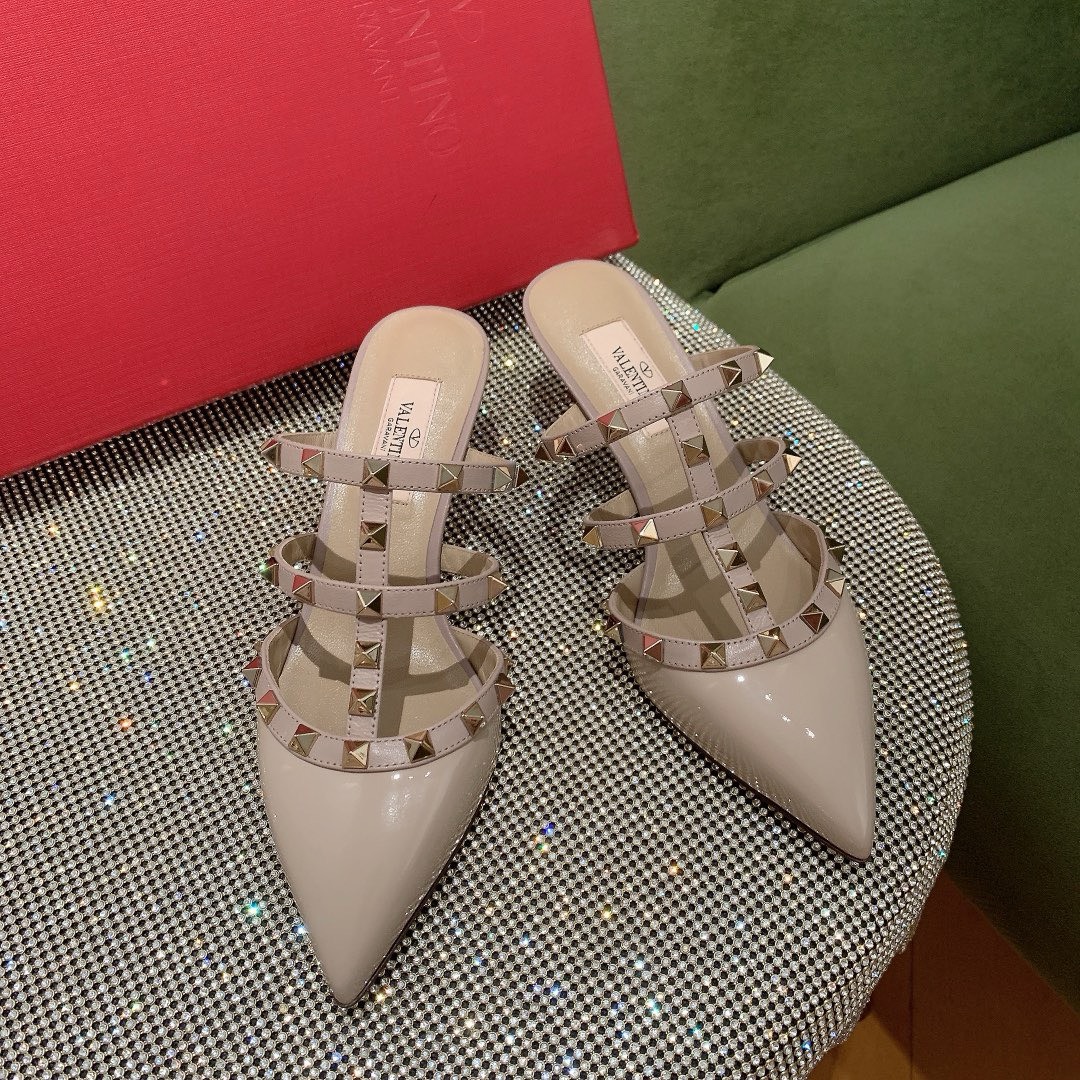 Bagsaaa Va1e*ntin0 GARAVANI Rockstud mules