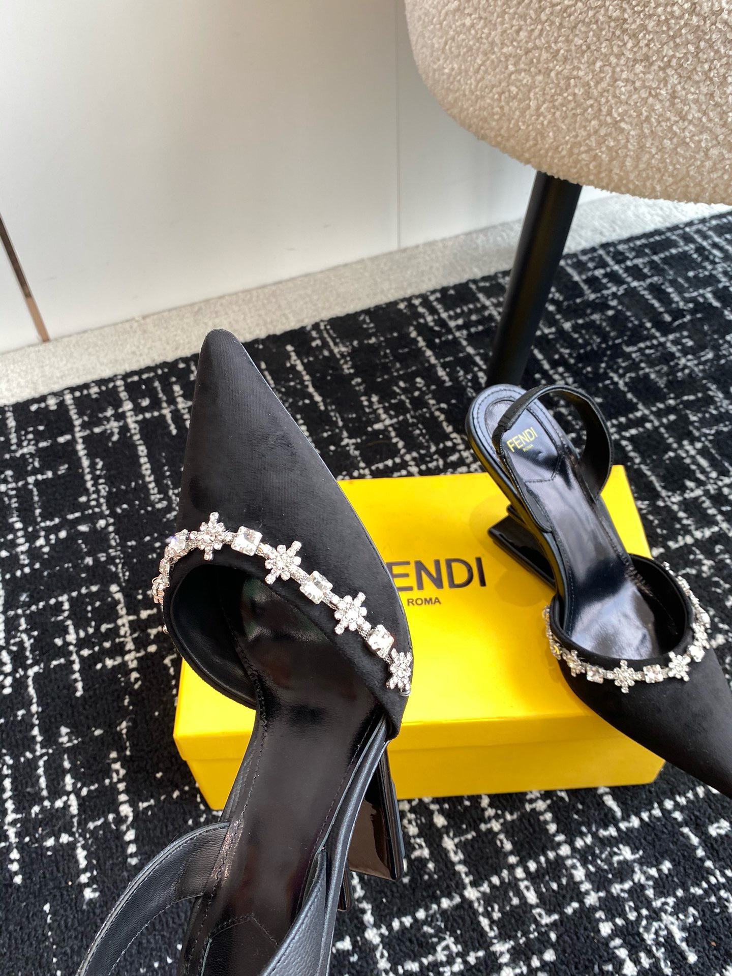 Bagsaaa F**di Frist Slingback In Black Suede Leather