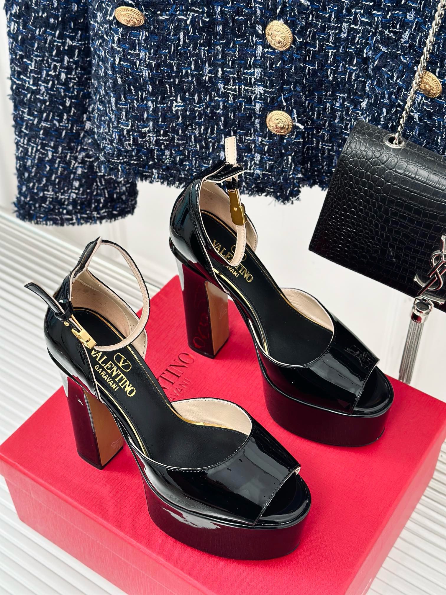 Bagsaaa Va1e*ntin0 Patent Leather Black Heels