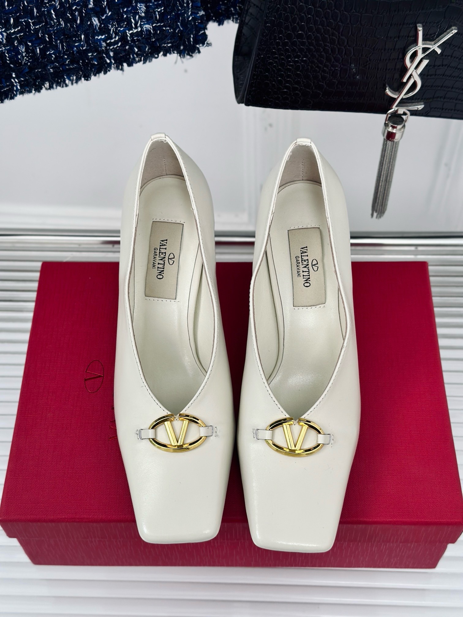 Bagsaaa Va1e*ntin0 White Pump