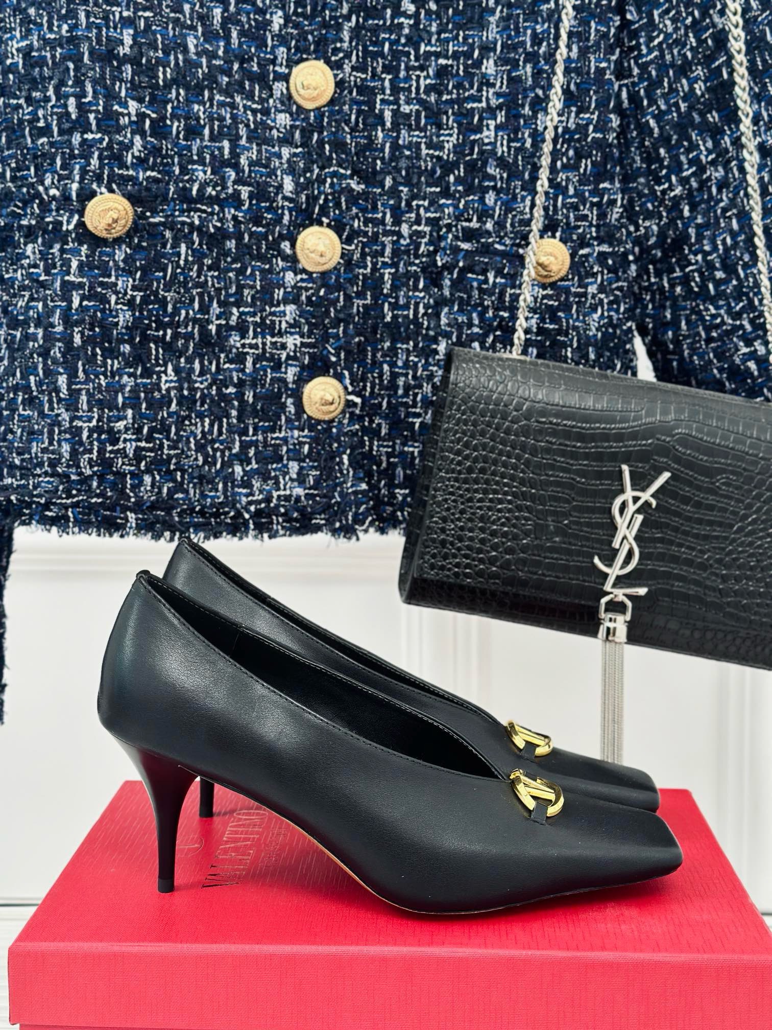 Bagsaaa Va1e*ntin0 Black Pump