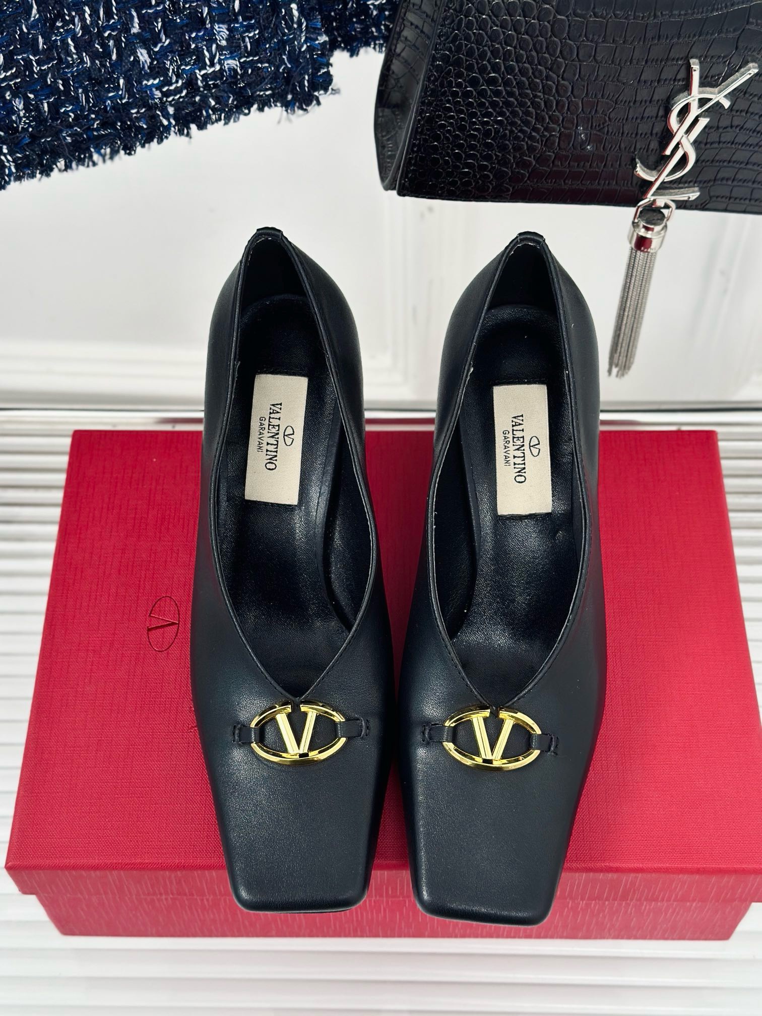 Bagsaaa Va1e*ntin0 Black Pump