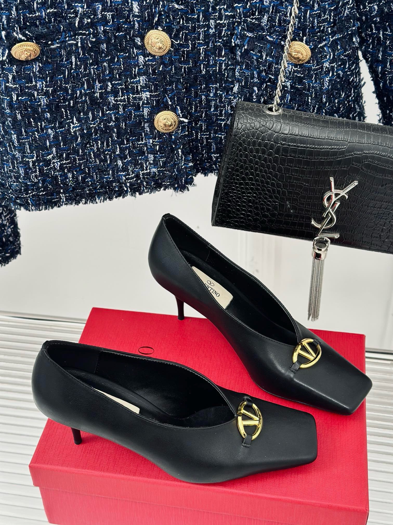 Bagsaaa Va1e*ntin0 Black Pump