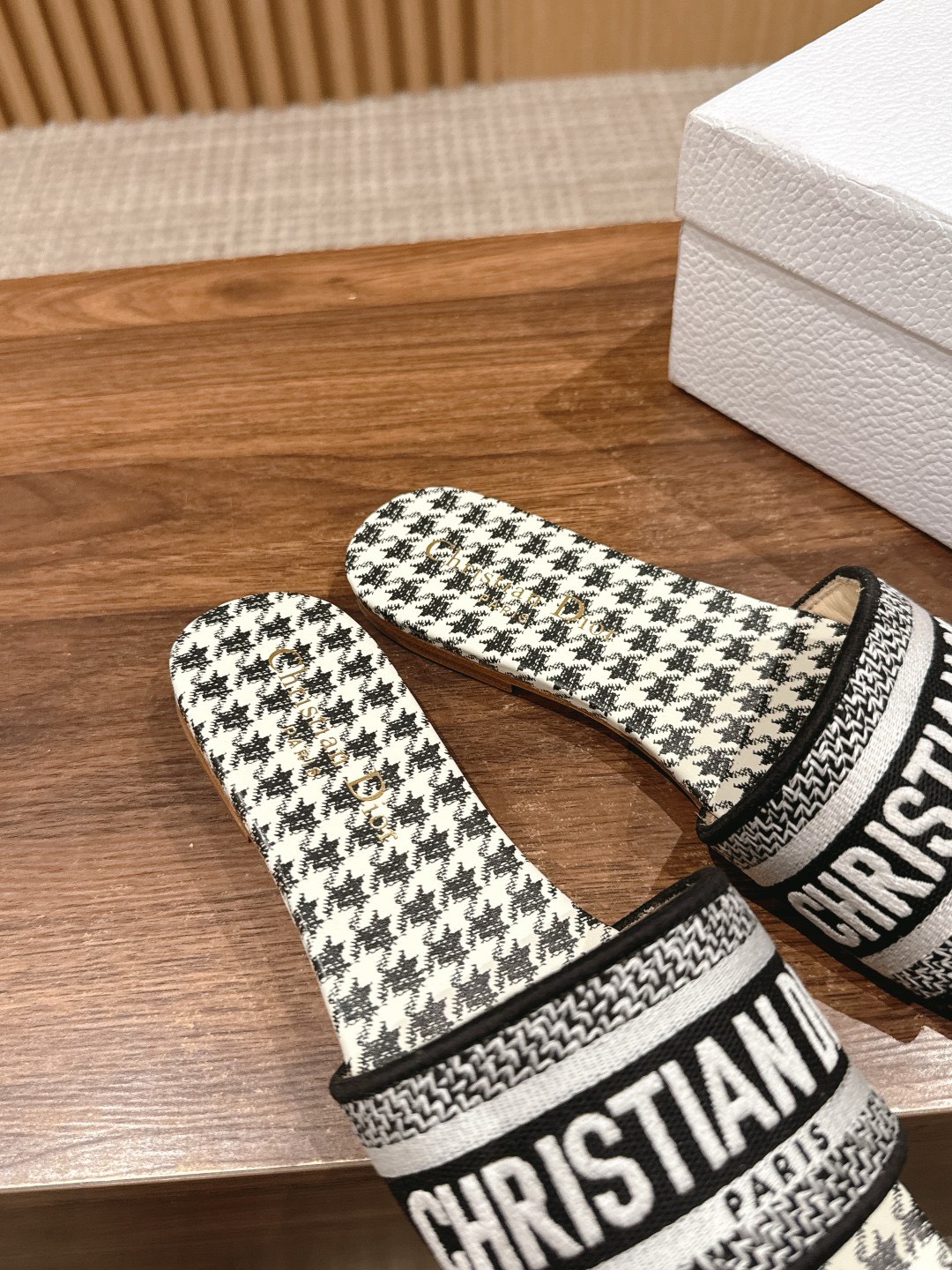 Bagsaaa D10r Dway Heeled Slide Black and White Micro-Houndstooth Embroidered Cotton