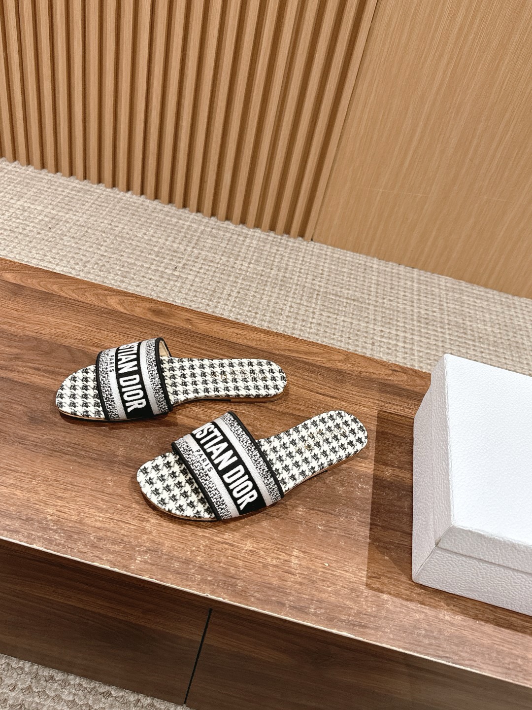 Bagsaaa D10r Dway Heeled Slide Black and White Micro-Houndstooth Embroidered Cotton