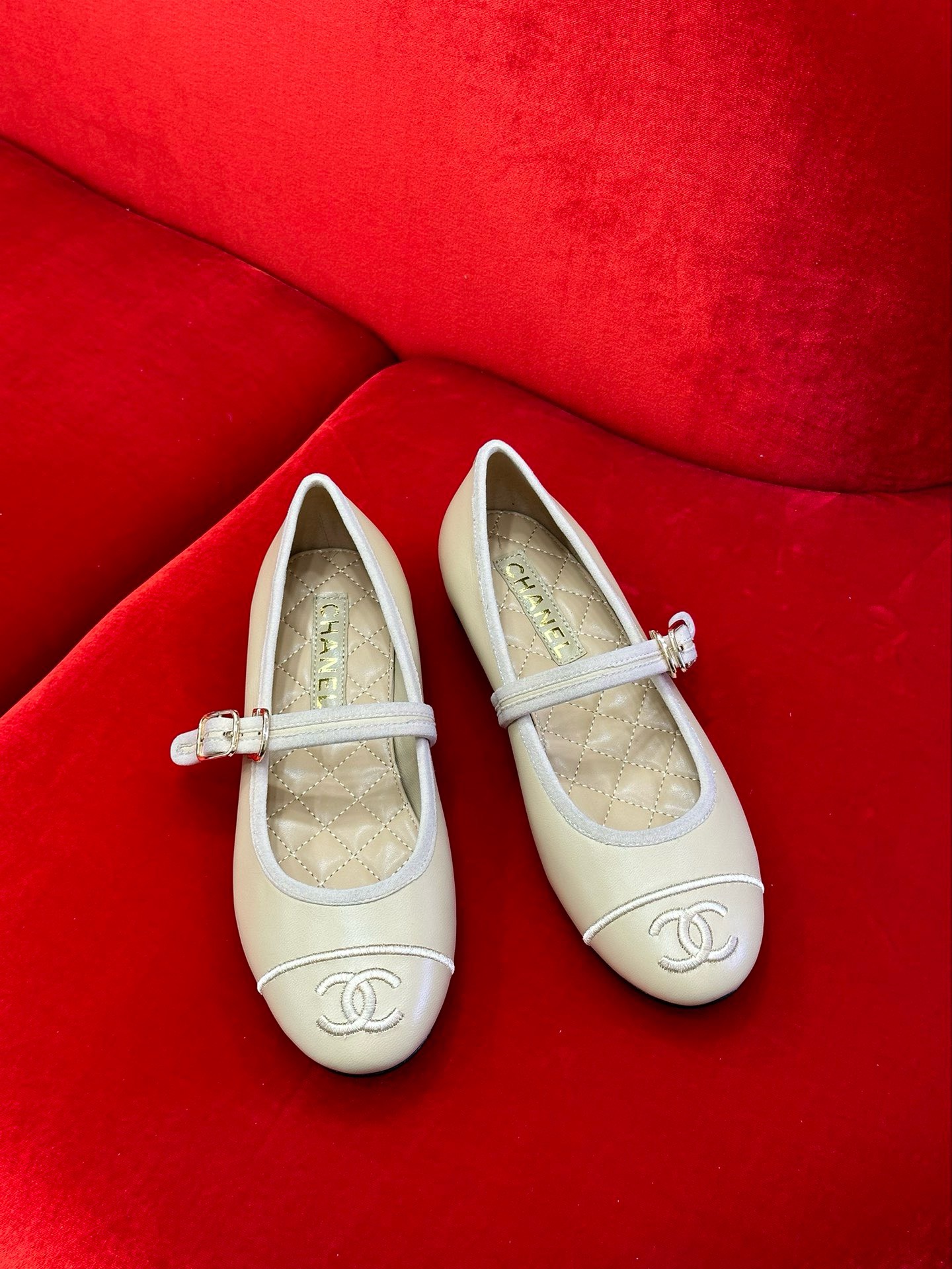 Bagsaaa Ch**el Mary Janes White Lambskin