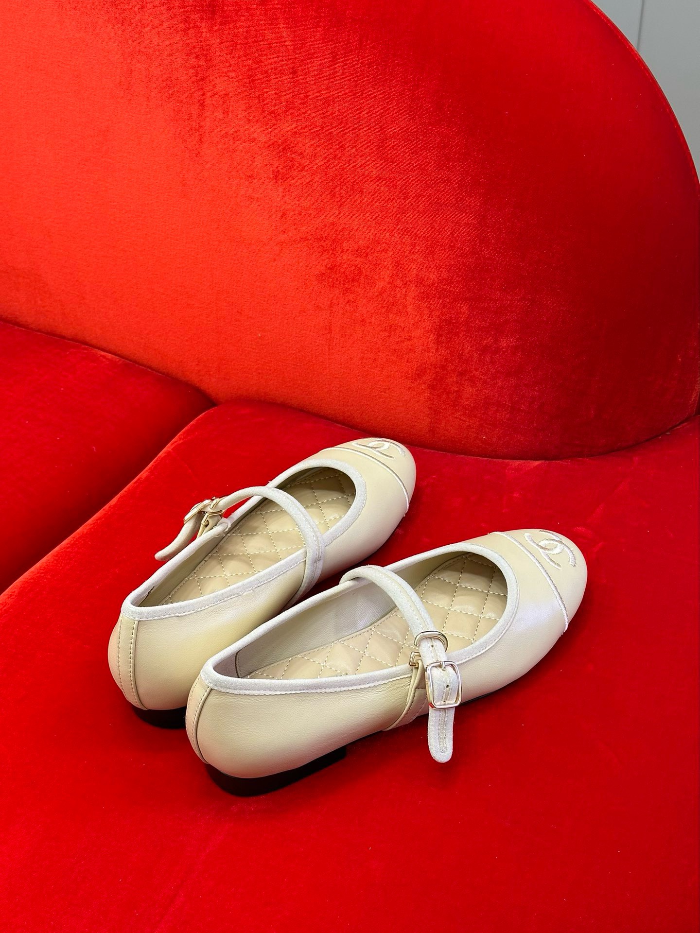 Bagsaaa Ch**el Mary Janes White Lambskin