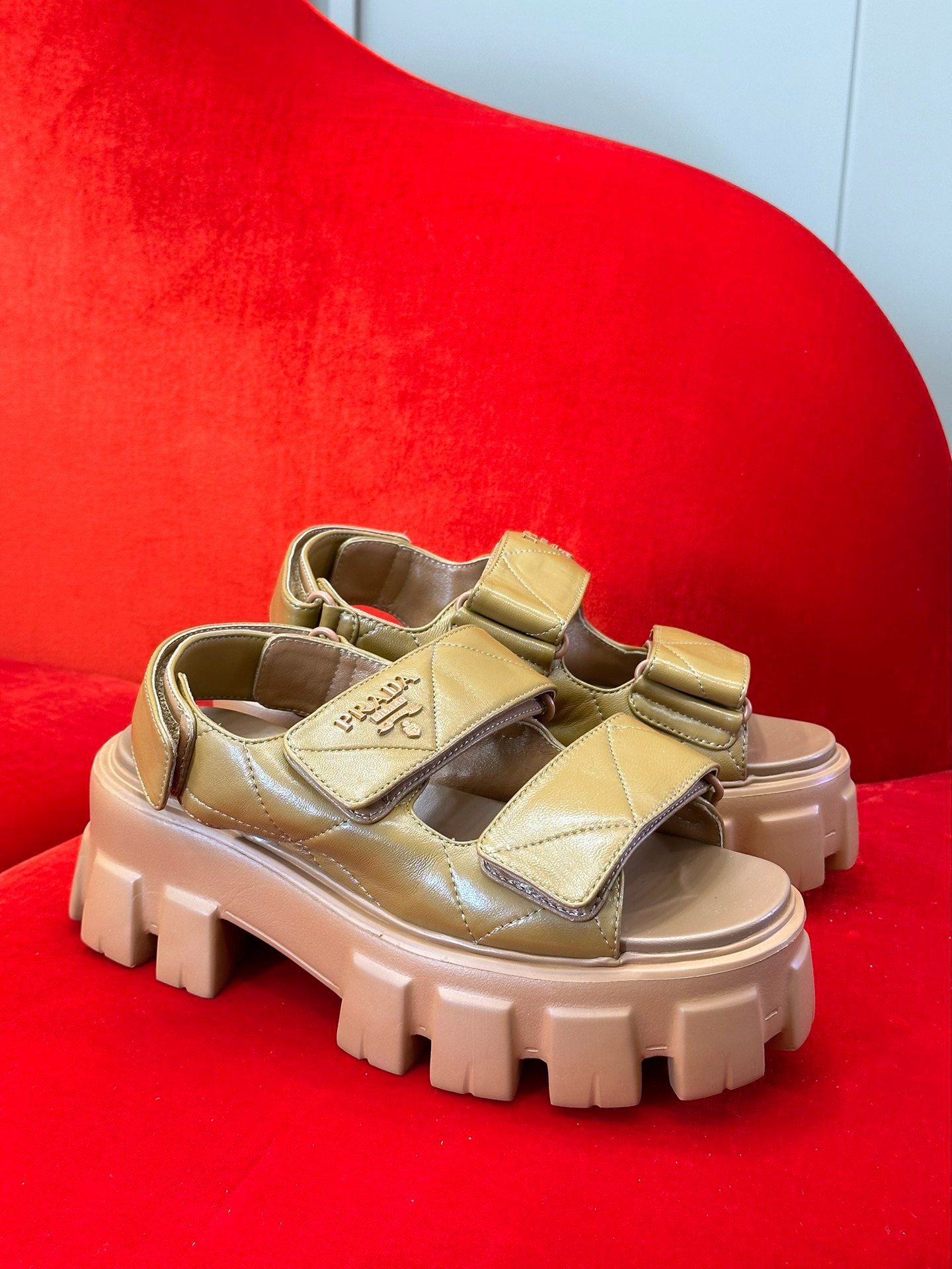Bagsaaa Pra*a Triangle-Logo Quilted Sandals Brown