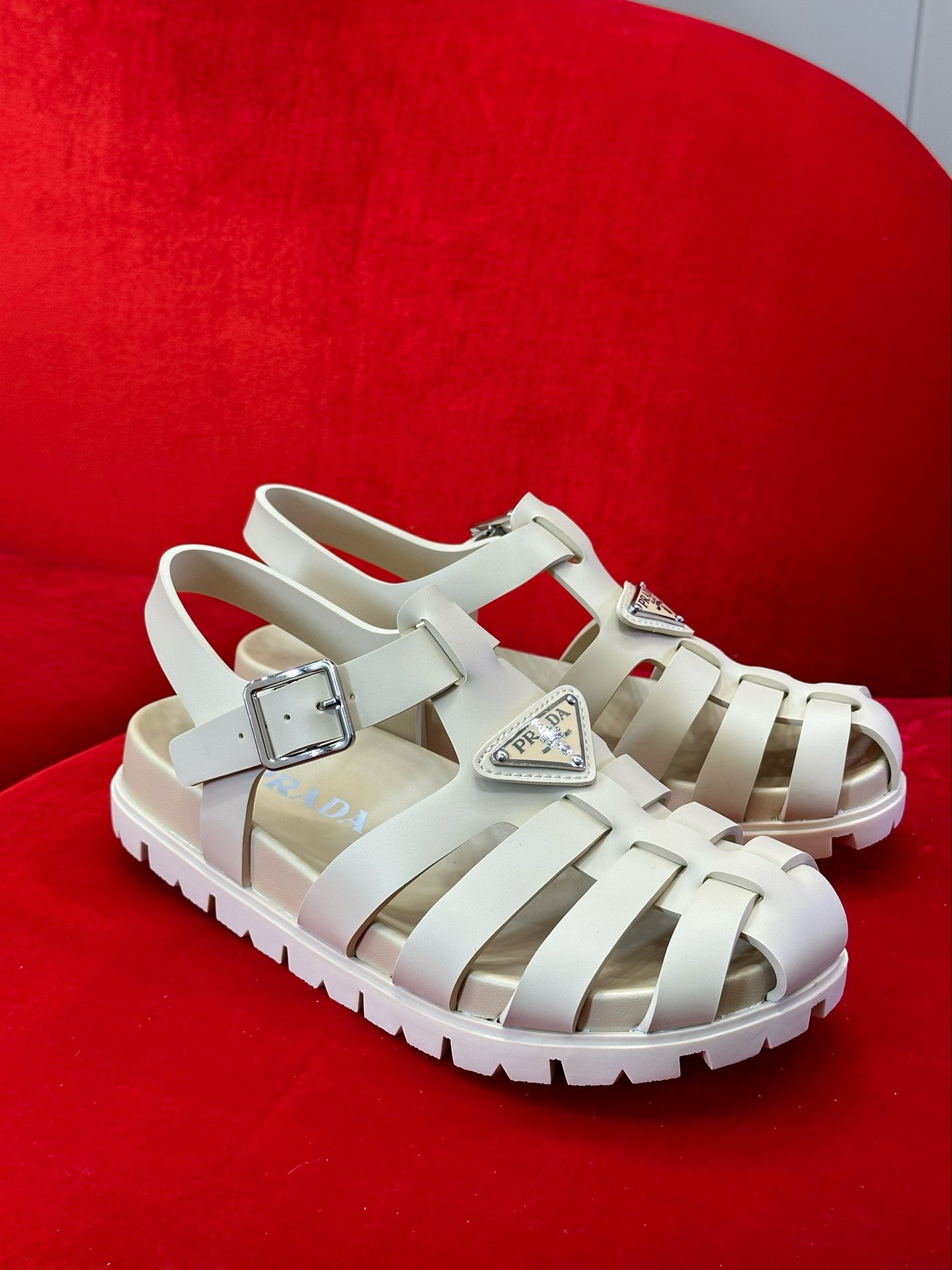Bagsaaa Pra*a Foam Rubber Sandals In White