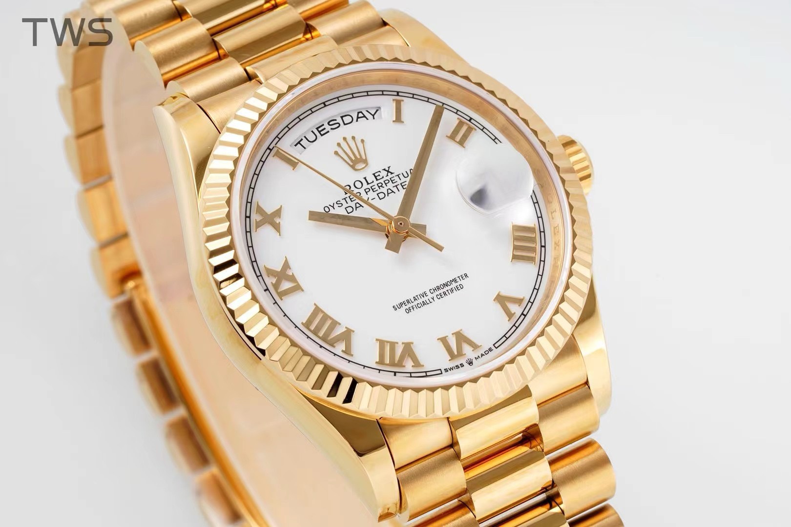 Bagsaaa R01ex Day-Date 36mm Gold White Dial