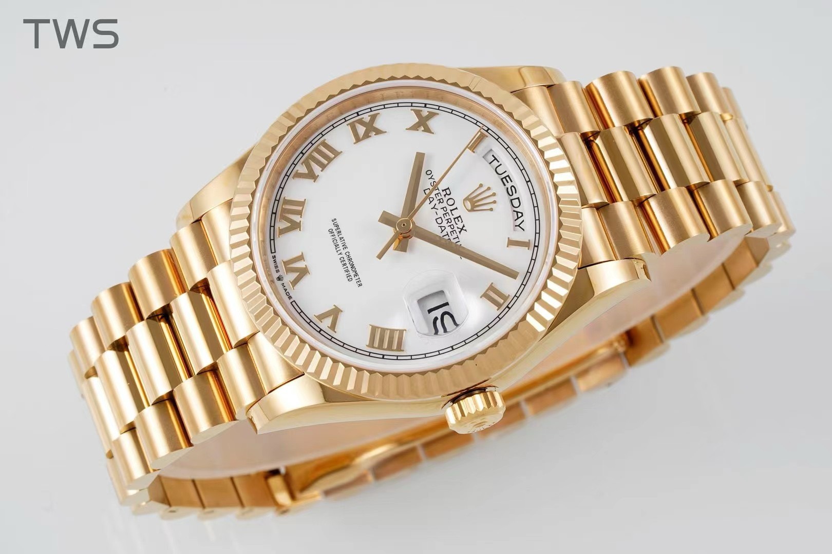 Bagsaaa R01ex Day-Date 36mm Gold White Dial