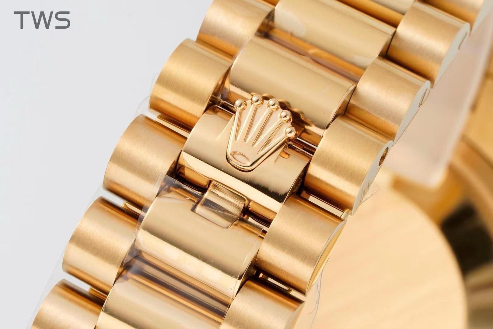 Bagsaaa R01ex Day-Date 36mm Gold White Dial