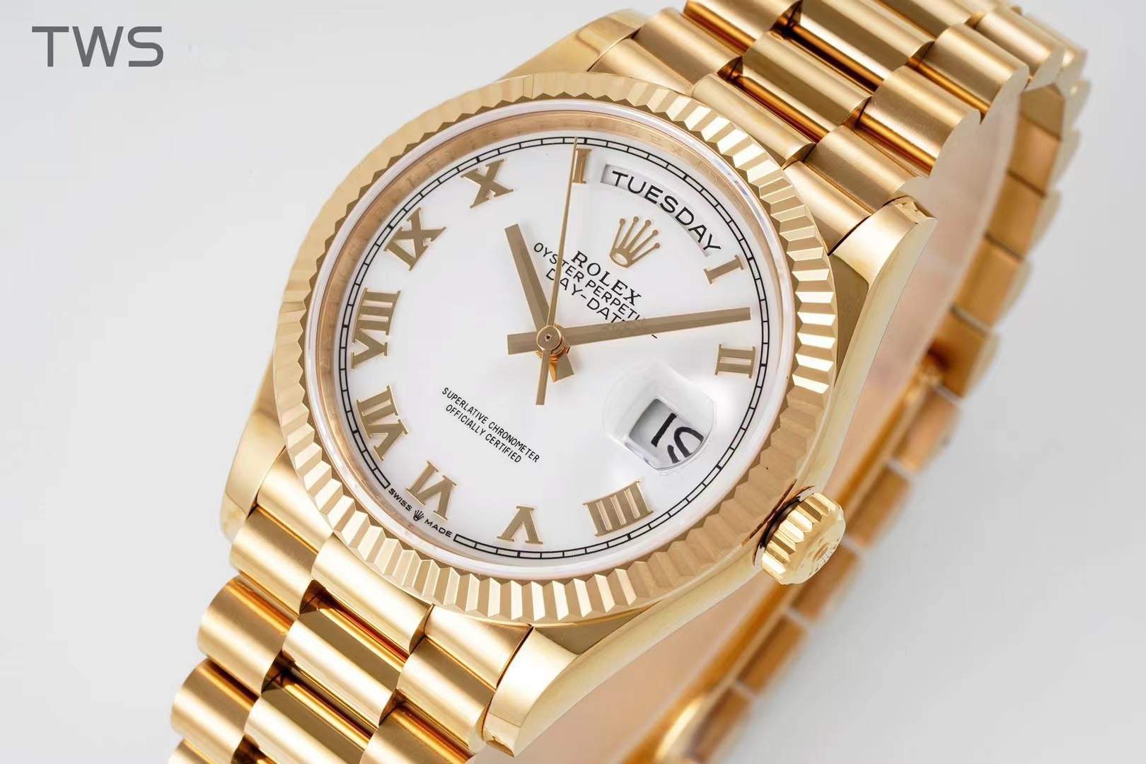 Bagsaaa R01ex Day-Date 36mm Gold White Dial