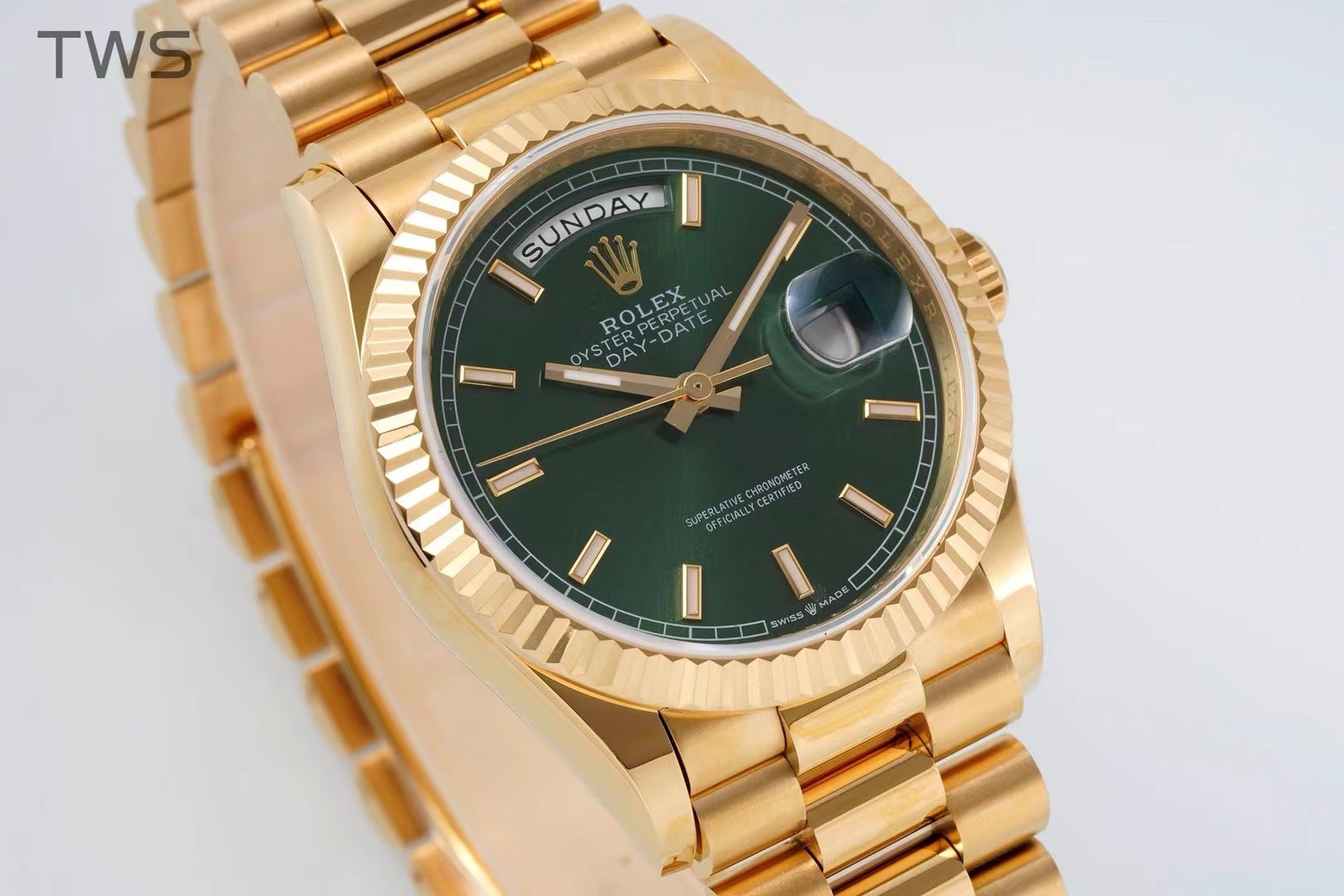 Bagsaaa R01ex Day-Date 36mm Gold Green Dial