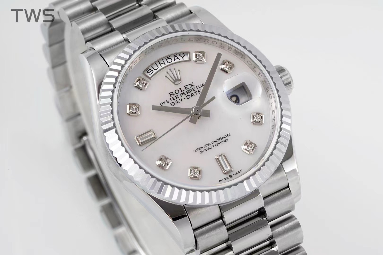 Bagsaaa R01ex Watch Day-Date 36mm Silver White Dial