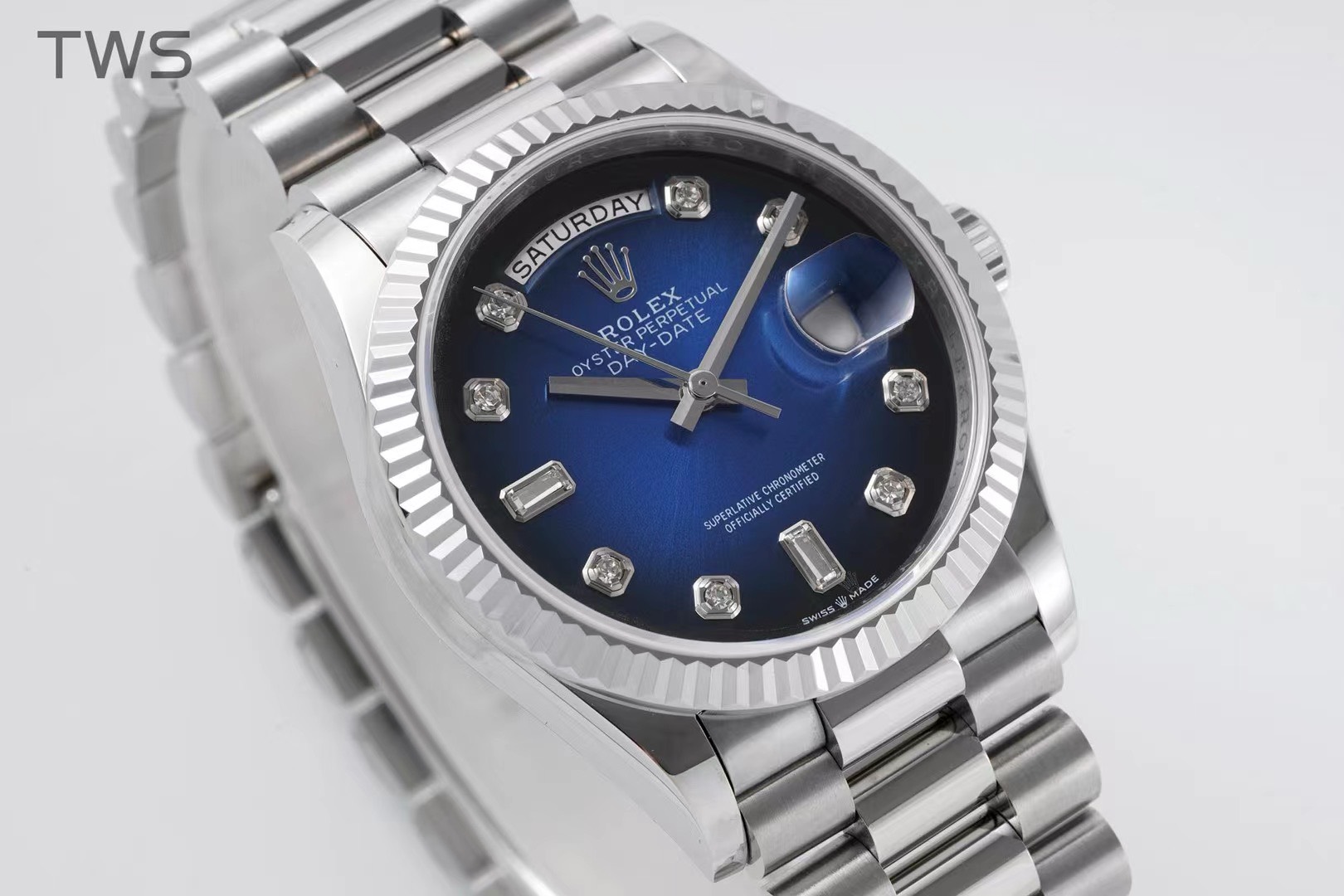Bagsaaa R01ex Watch Day-Date 36 Silver Blue Dial