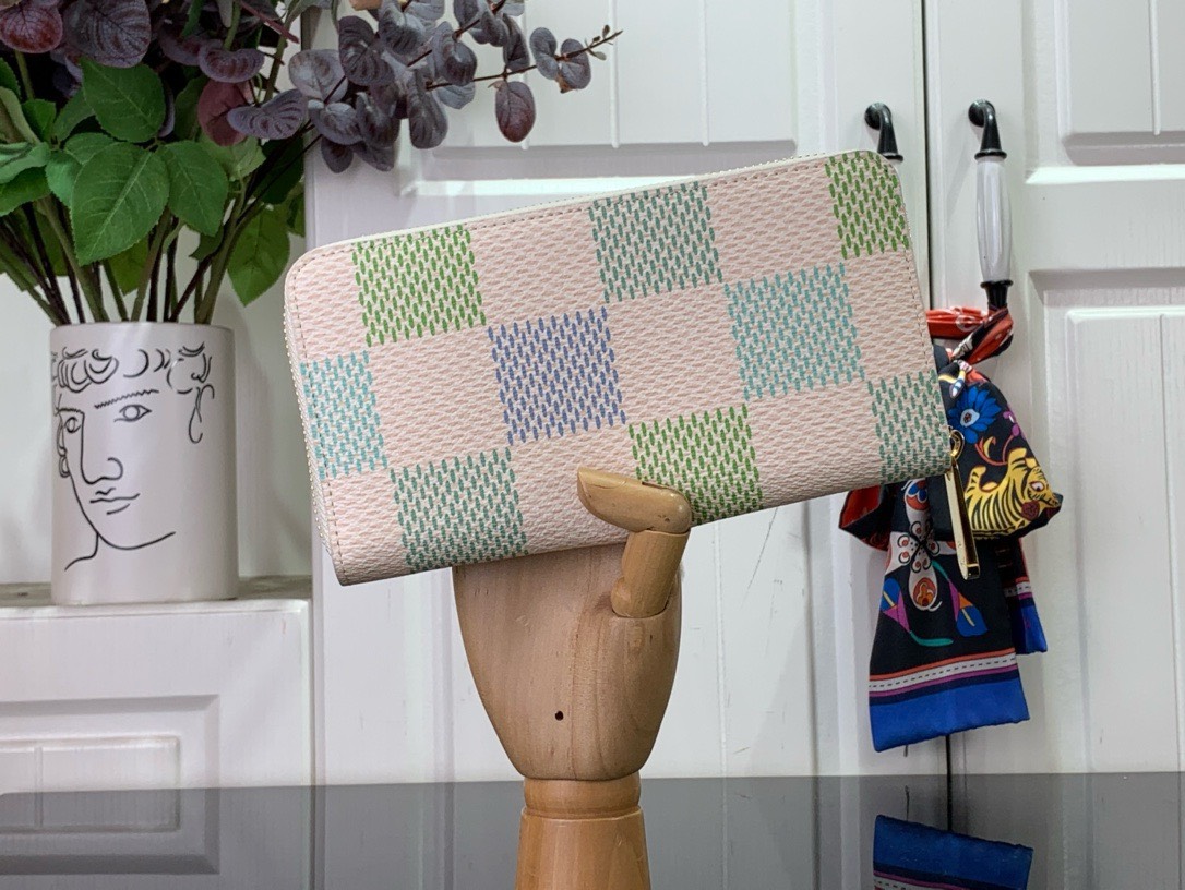 Bagsaaa L0vis Vvtt0n Zippy Wallet Damier Canvas Pistachio Green - 19.5 x 10.5 x 2.5 cm