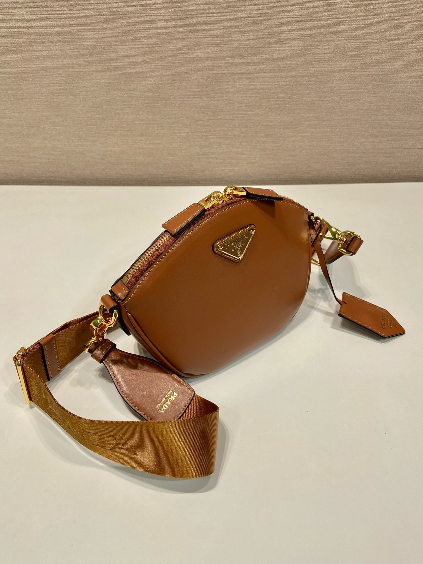 Bagsaaa Pra*a Leather mini shoulder bag Caramel - 18x15x8cm