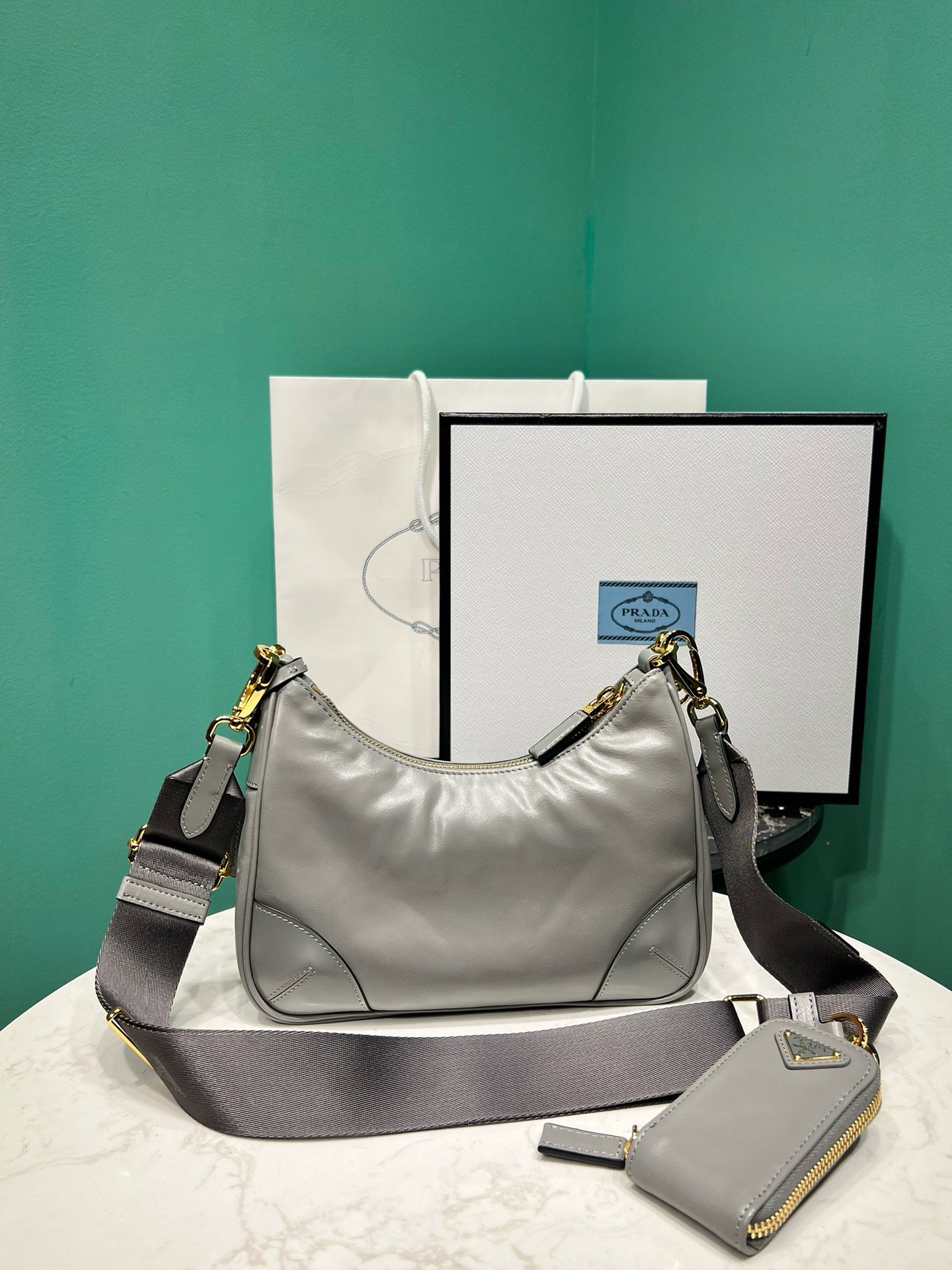 Bagsaaa Pra*a RE-Edition 2005 Smooth Leather Shoulder Bag In Grey - 23x17x605cm