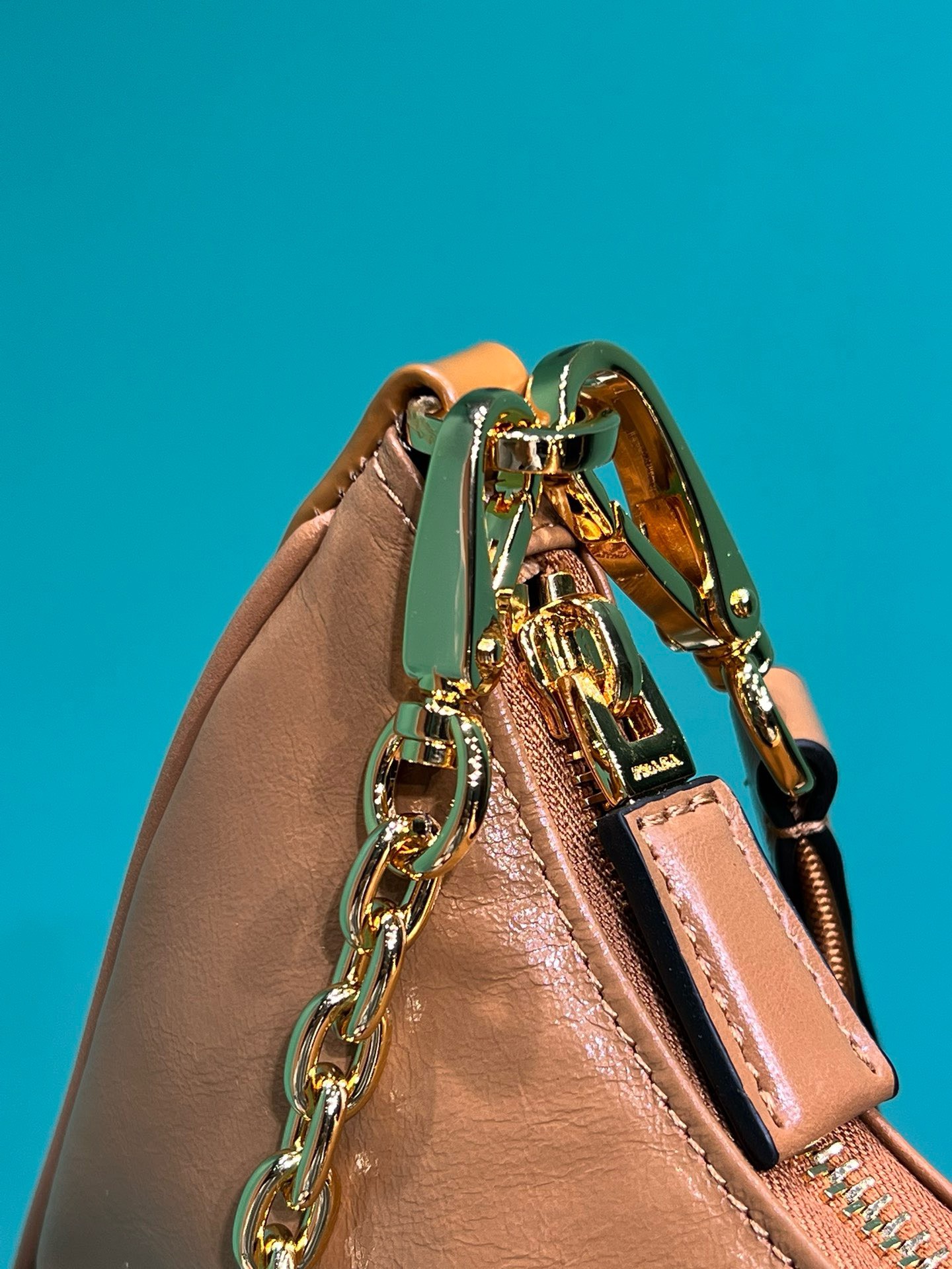 Bagsaaa Pra*a RE-Edition 2005 Smooth Leather Shoulder Bag In Brown - 23x17x605cm