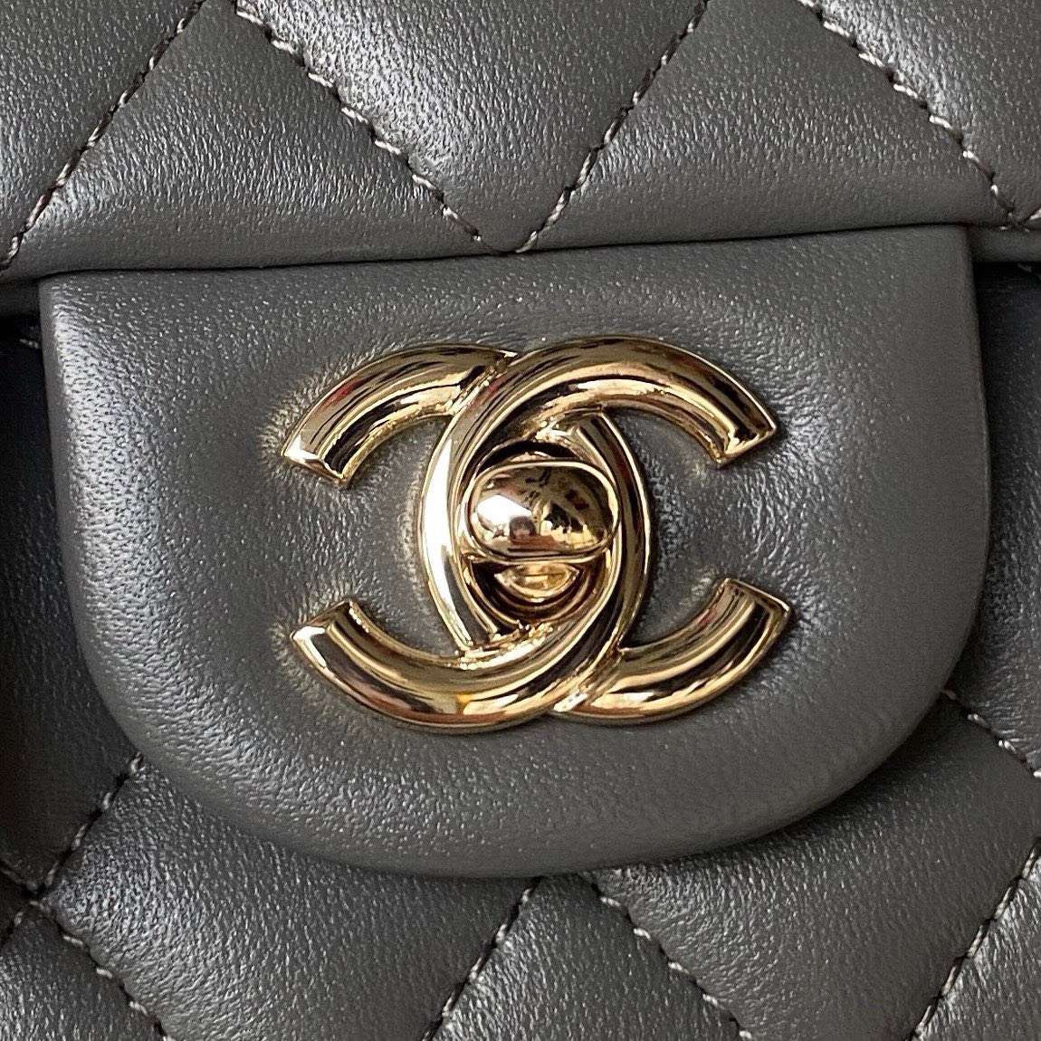 Bagsaaa Ch**el Mini Rectangular Flap with Top Handle Grey Lambskin Light Gold Hardware - 20cm