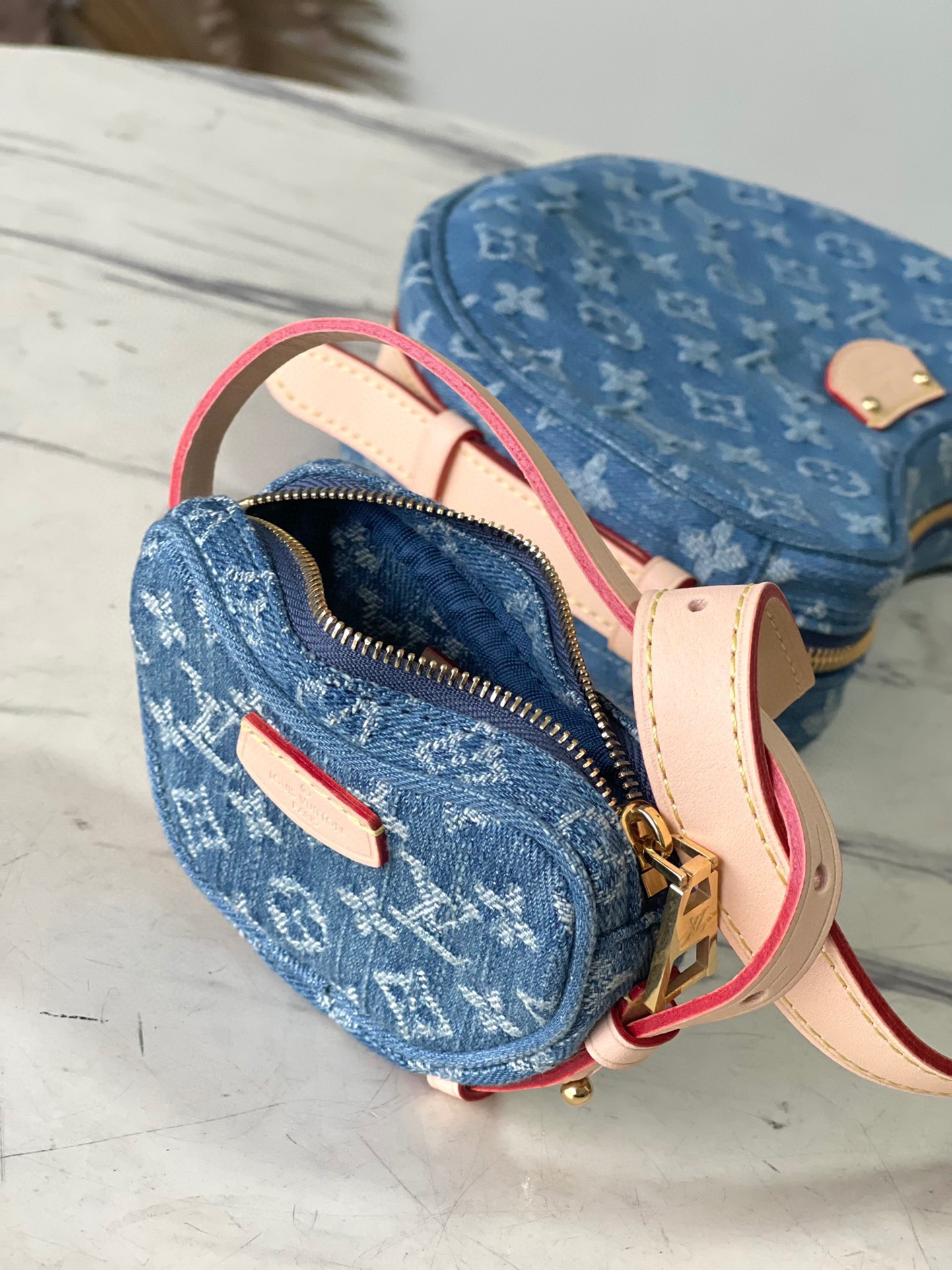 Bagsaaa L0vis Vvtt0n M46856 Croissant MM Denim Blue - 25 x 15 x 5 cm