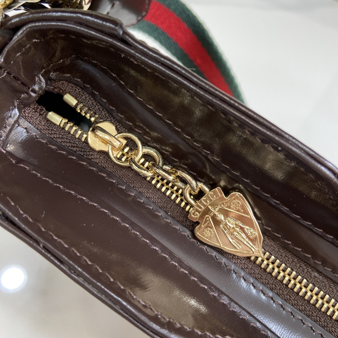 Bagsaaa Gvc*1 Moon Side Mini Shoulder Bag Beige & Ebony 786015 Size 24x12x5cm