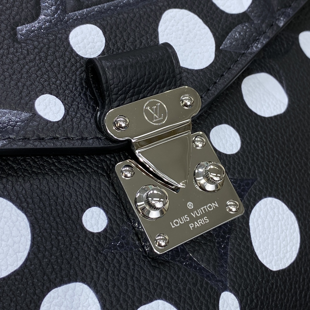 Bagsaaa L0vis Vvtt0n M46409 LV x YK Pochette Métis Black and White - 25 x 19 x 7 cm