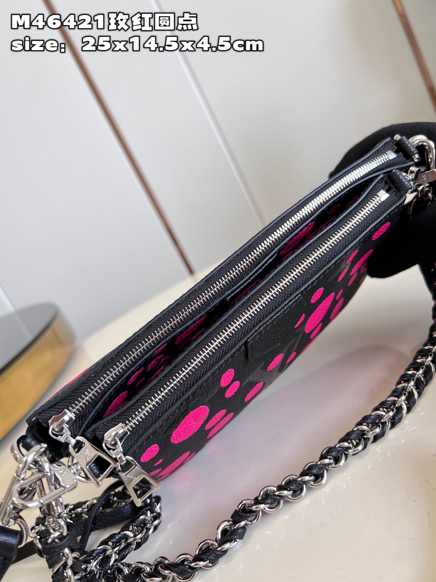 Bagsaaa L0vis Vvtt0n M46421 LV x YK Multi Pochette Accessoires​ Black and Fuchsia - 25 x 14.5 x 4.5 cm
