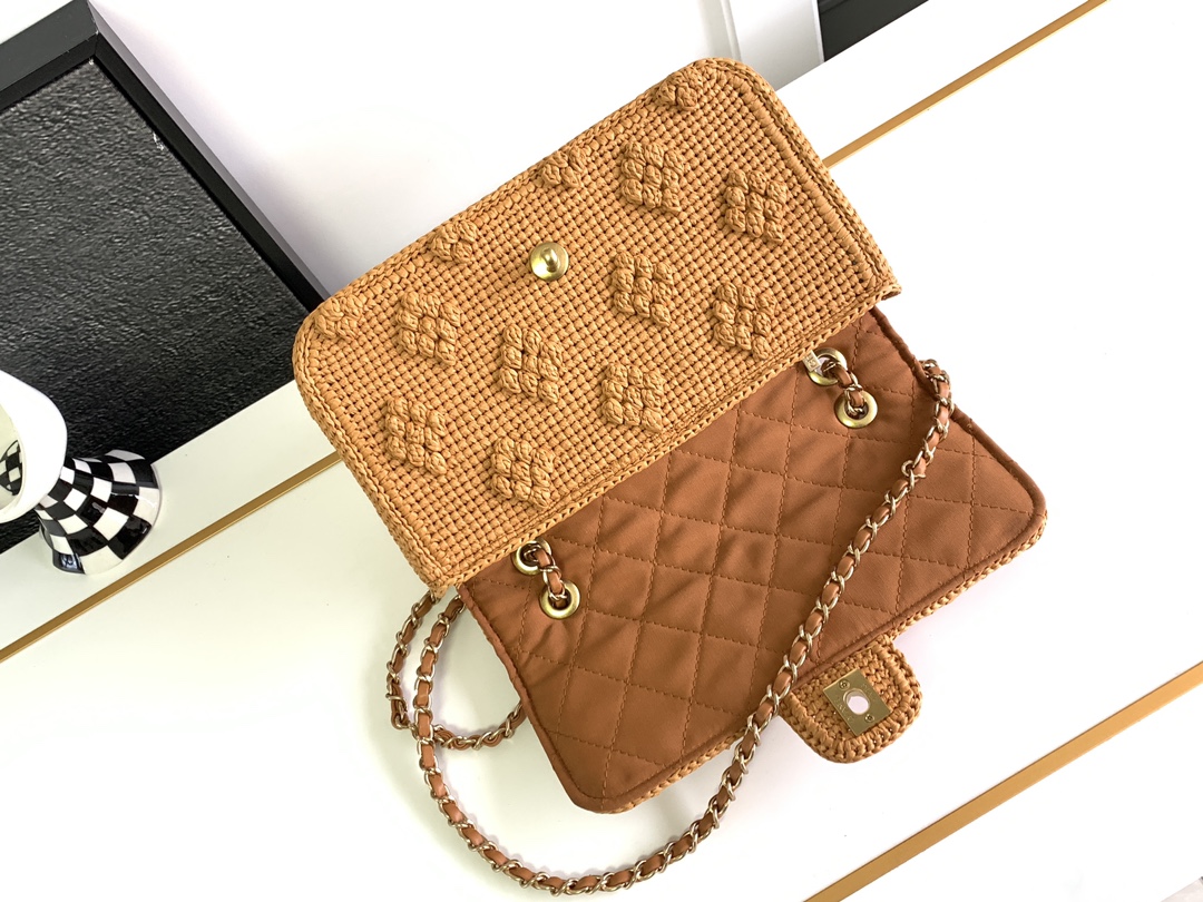 Bagsaaa Ch**el Flap Bag Raffia Effect Braided & Gold-Tone Metal Camel AS4529 - 15.5 × 25 × 6 cm