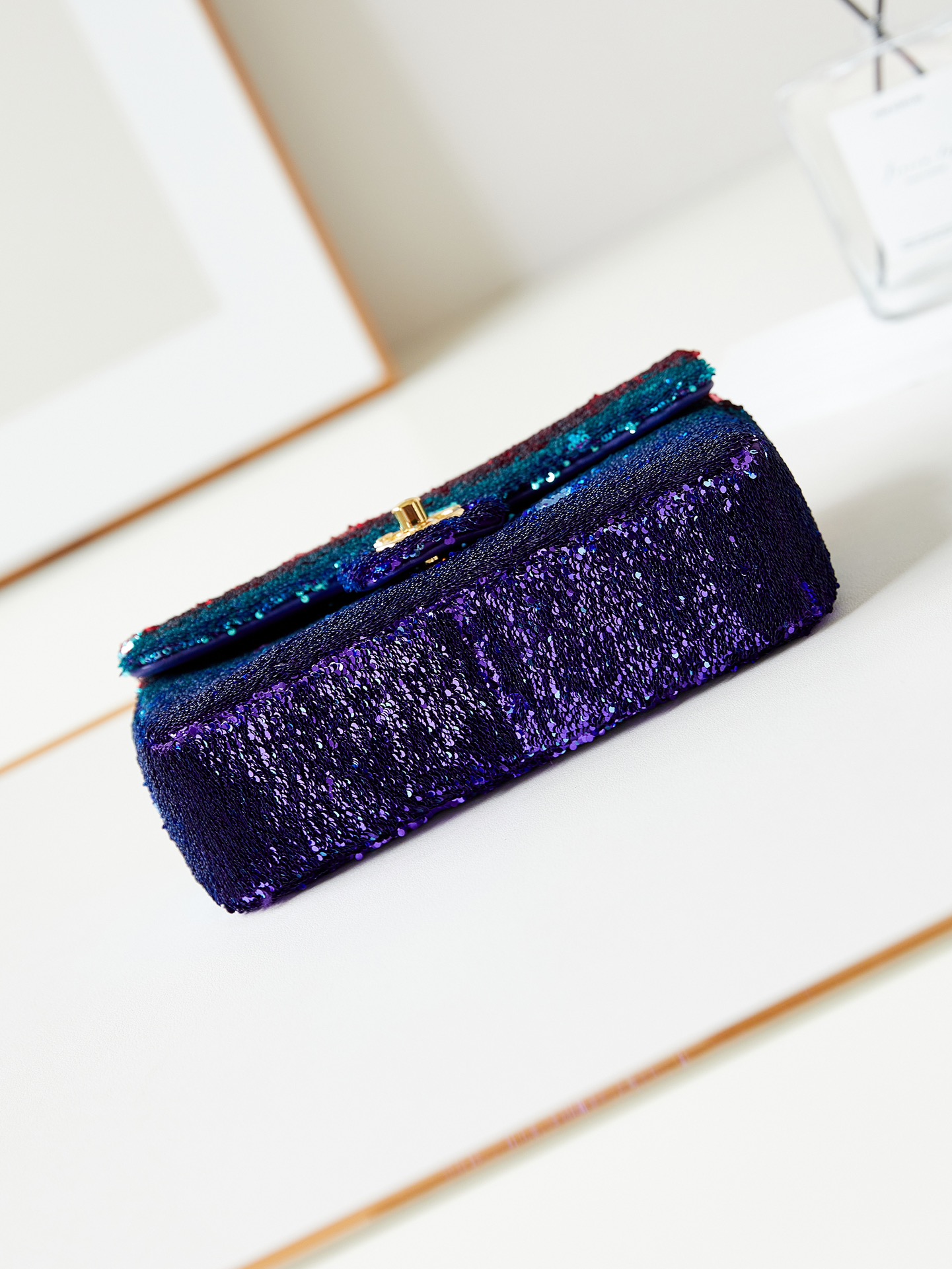 Bagsaaa Ch**el Small Flap Bag Gradient Sequins Multicolour AS4561 - 14 × 21 × 8 cm