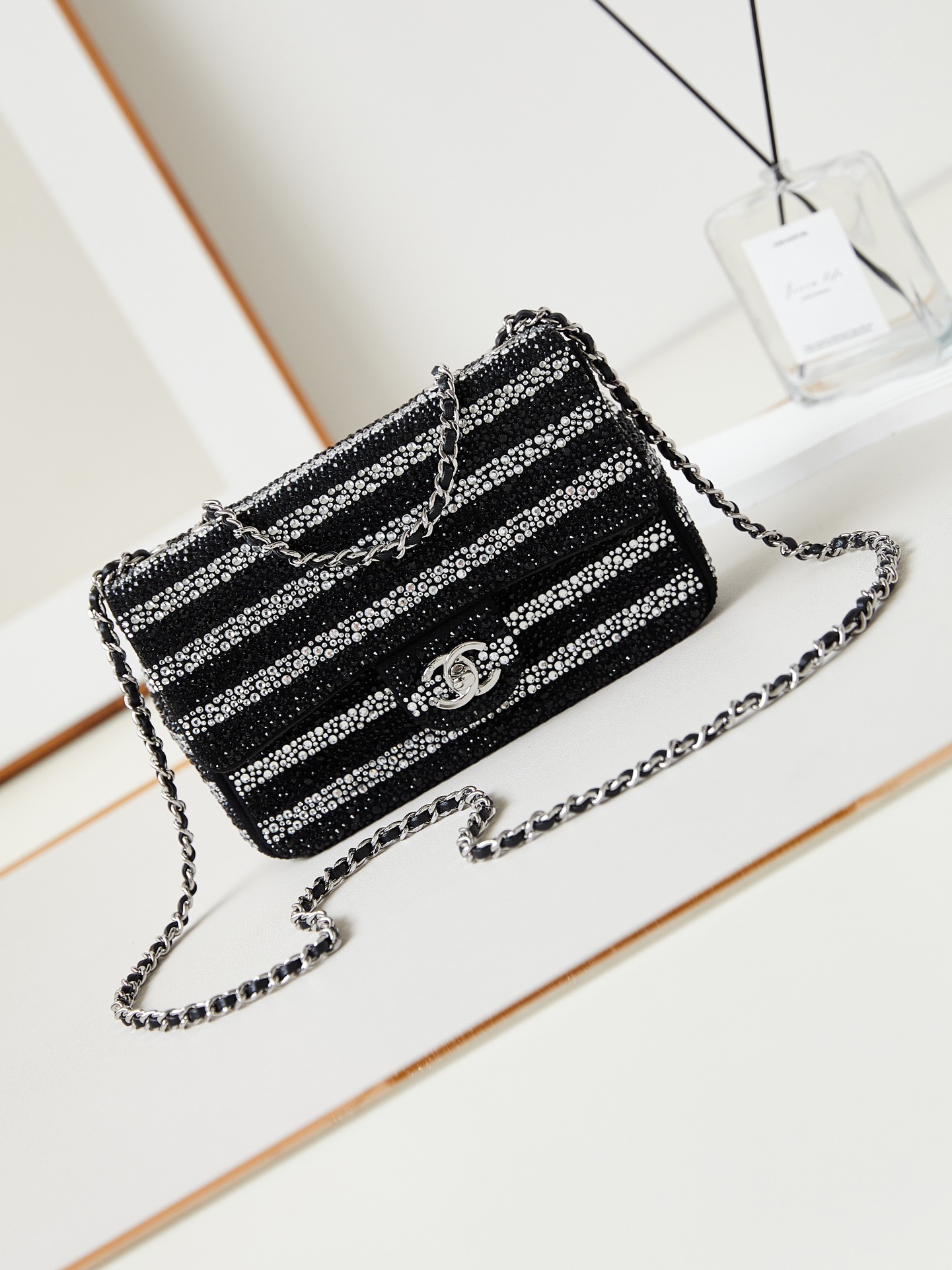 Bagsaaa Ch**el Evening Bag Silver-Tone Metal Black & Silver AS4297 - 13 × 21 × 8 cm