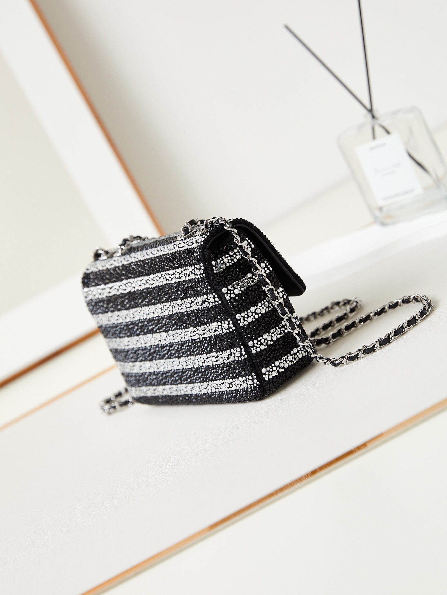Bagsaaa Ch**el Evening Bag Silver-Tone Metal Black & Silver AS4297 - 13 × 21 × 8 cm
