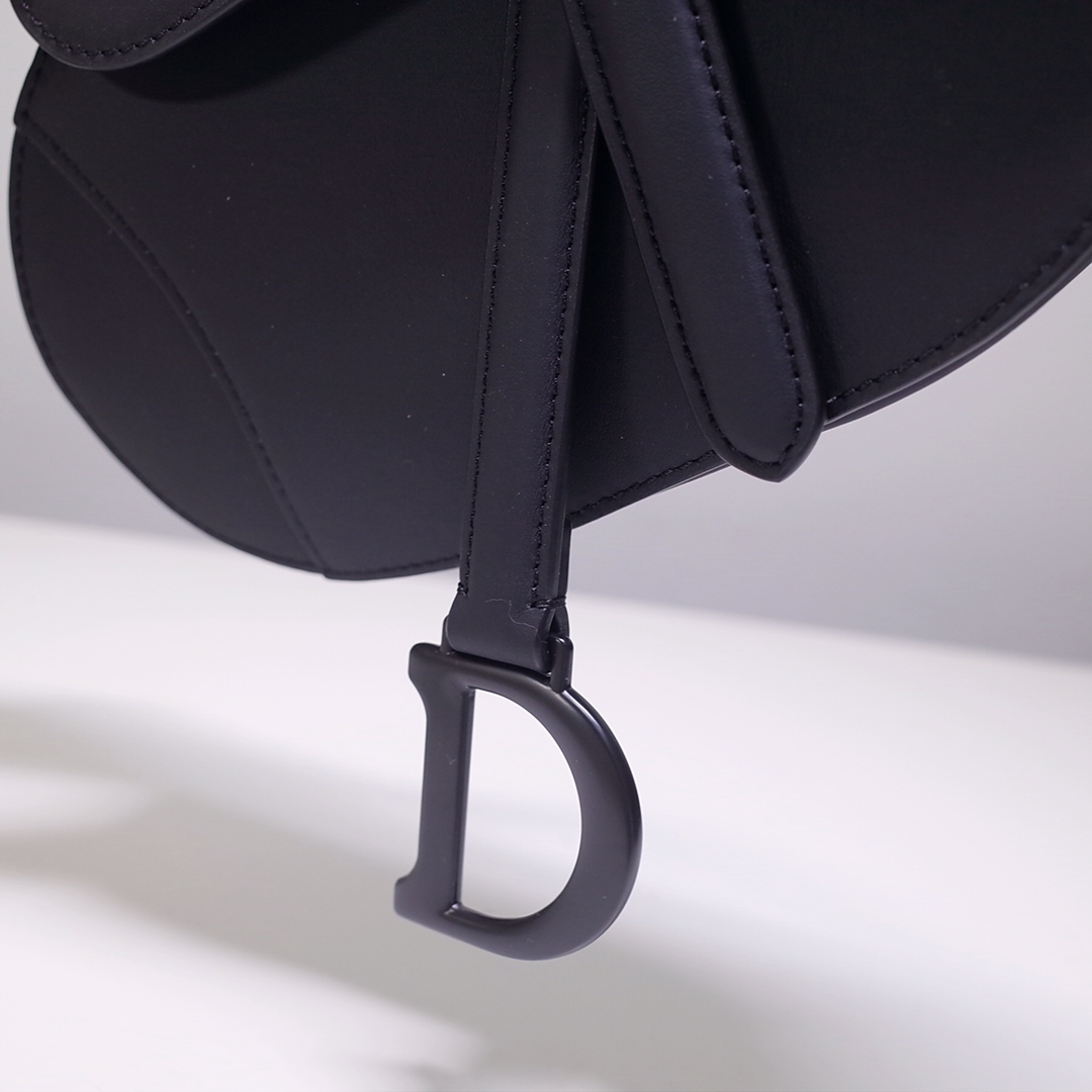Bagsaaa D10r Mini Saddle Bag Black Ultramatte Calfskin - 21 x 18 x 5 cm