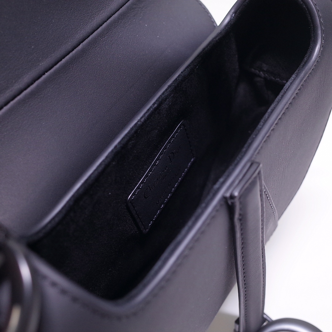 Bagsaaa D10r Mini Saddle Bag Black Ultramatte Calfskin - 21 x 18 x 5 cm