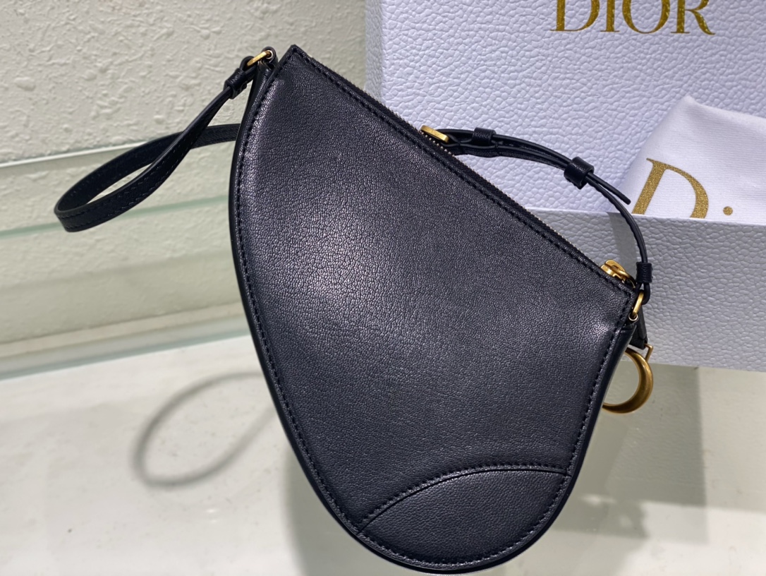 Bagsaaa D10r Saddle Rodeo Pouch Black Goatskin - 20 x 15 x 4 cm